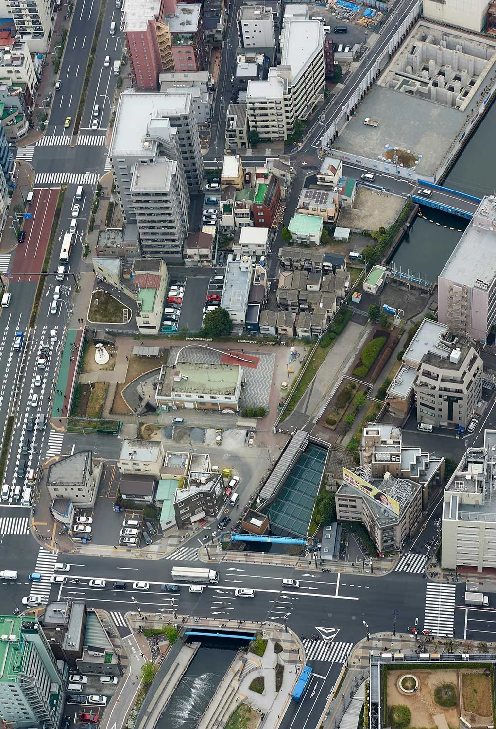 London based photographer visits Tokyo