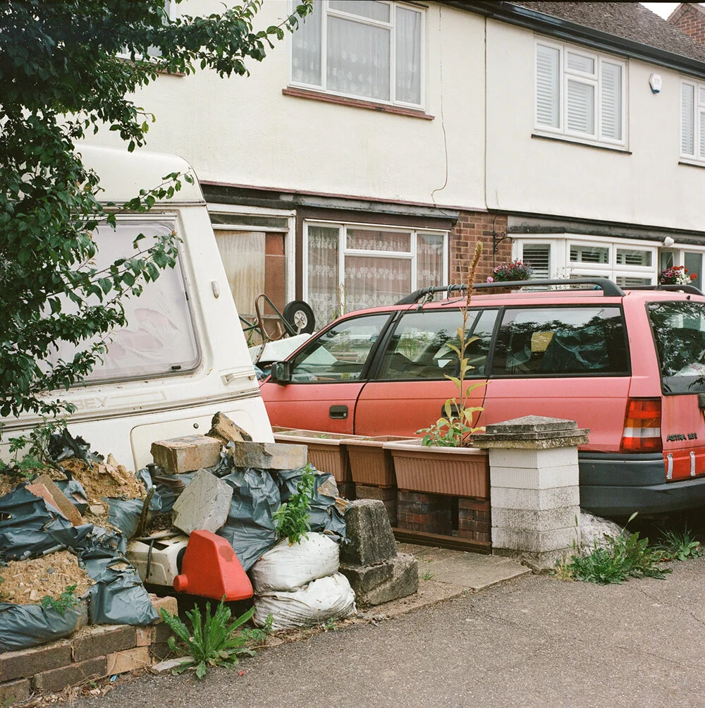 Oh! Messy England, Oh! Messy life.
