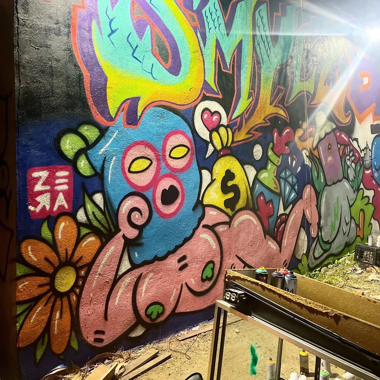 SkiGurl &amp; Friends in her element 💕; freestyled this piece a few months ago. 🌼

Part of a bigger wall with @jay__diggz x @_5lam._ in the cut at @eastnewyorkwalls 🤘; thank you @madvaillan for the wall 💎

#character #skigurl #graff #zeraones