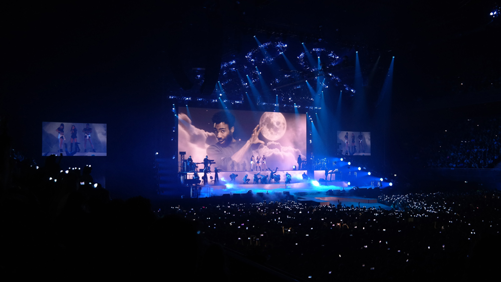 Ariana-Grande-Amsterdam-Ziggo-Dome-featuring-The-Wong-Janice.jpg