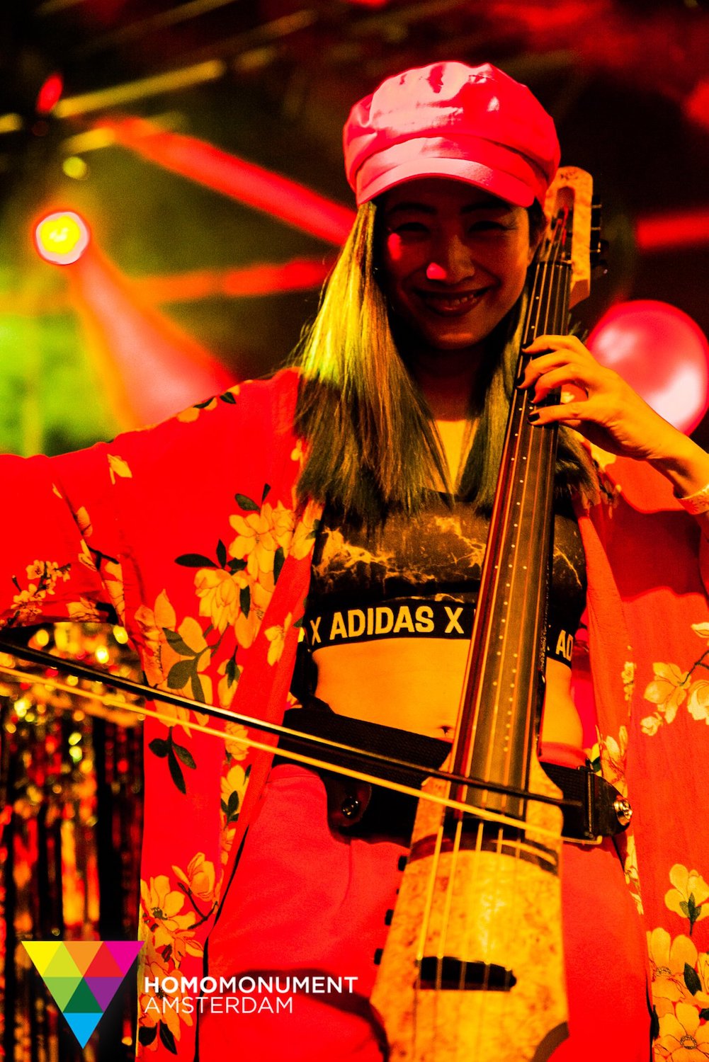 kings-night-festival-2018-homomonument-the-wong-janice-cellist-photo-by-prins-de-vos-ns-design-CR5-electric-cello-4.jpg