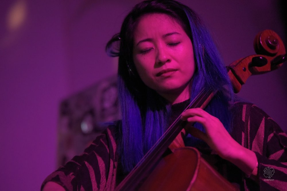 Comport-records-Multiversum-Ruigoord-The-Wong-Janice-cellist-Amsterdam-cello-music-for-meditation-photo-by-Erce-Sargin-1.jpg