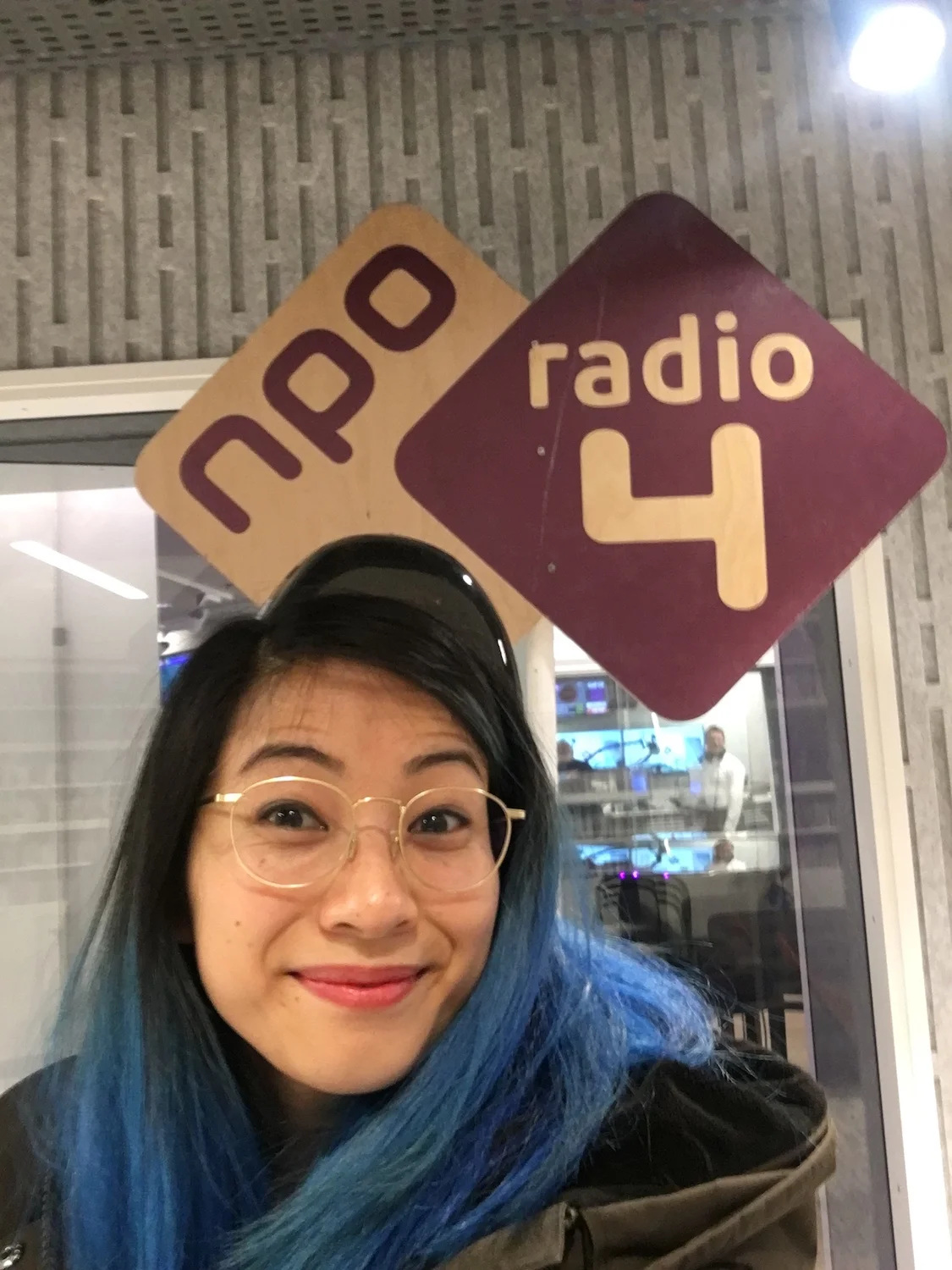 The-Wong-Janice-classical-cellist-voor-de-dag-Micha-Windgassen-NPO-Radio-4-Hilversum=cello-music-for-meditation.jpg
