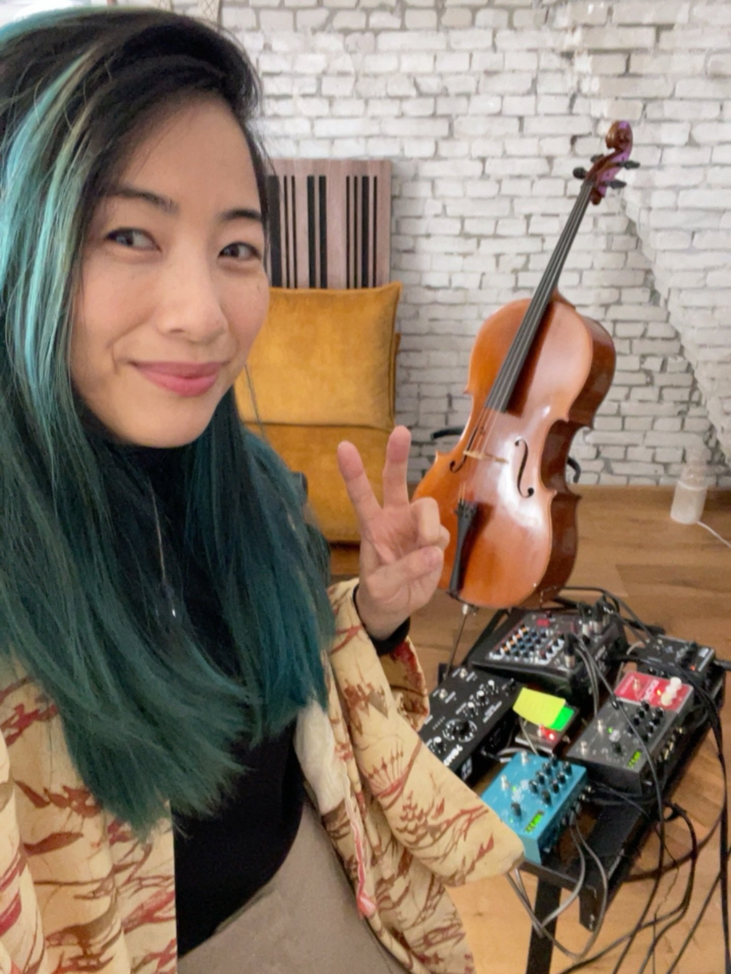LIVE-STREAM STARTING AT 8:30PM CET. On Instagram, YouTube and Insight Timer. 

CATCH ME IF YOU CAN! (REPLAY WILL BE ON YOUTUBE)
