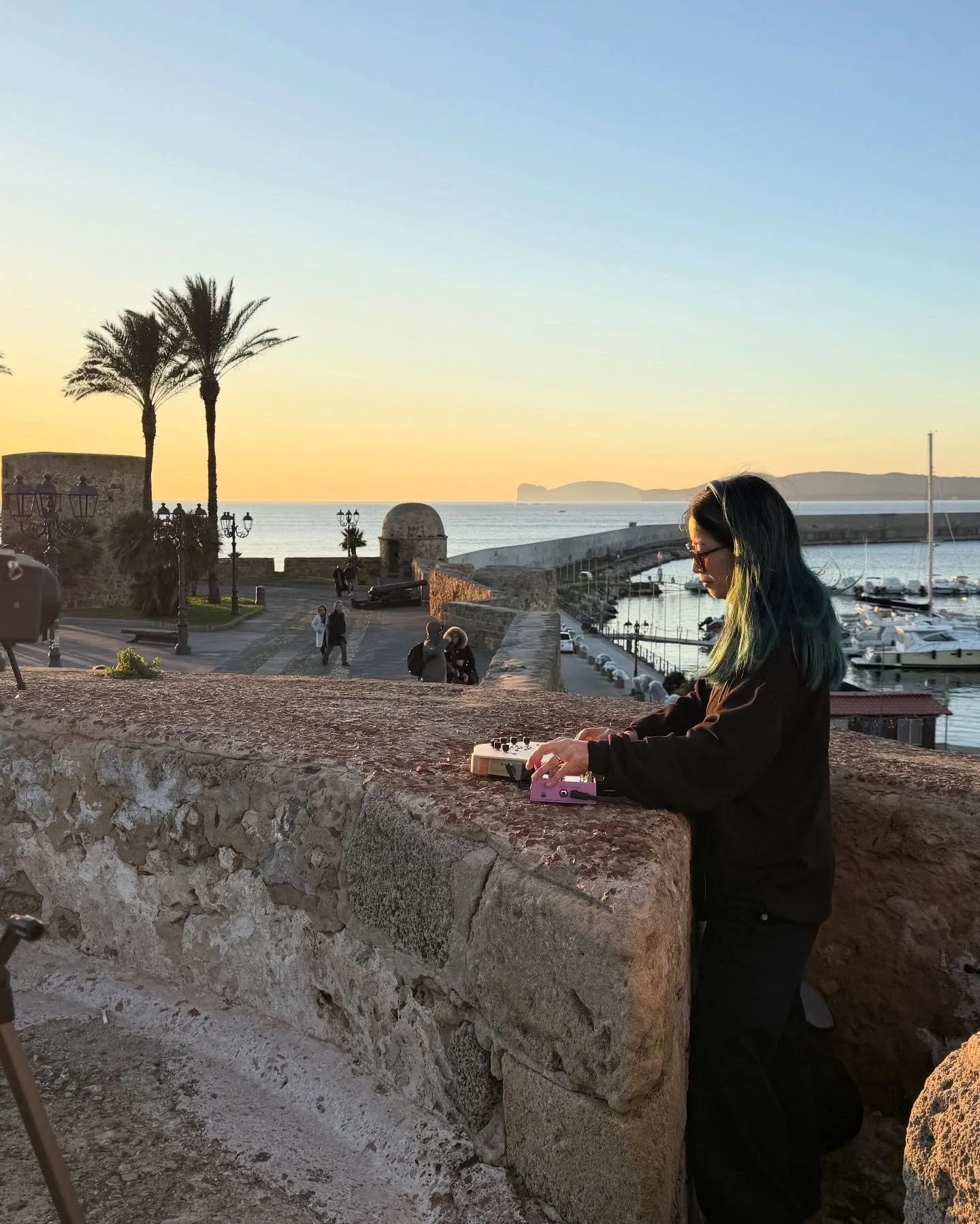 2025: A year of frequencies, transitions, and finding the foundation. 🌊🎻

These are the moments that defined the journey. From the legendary wisdom shared on the panel with Suzanne Ciani and Dave Clarke and hanging with @madamegandhi &amp; the cool