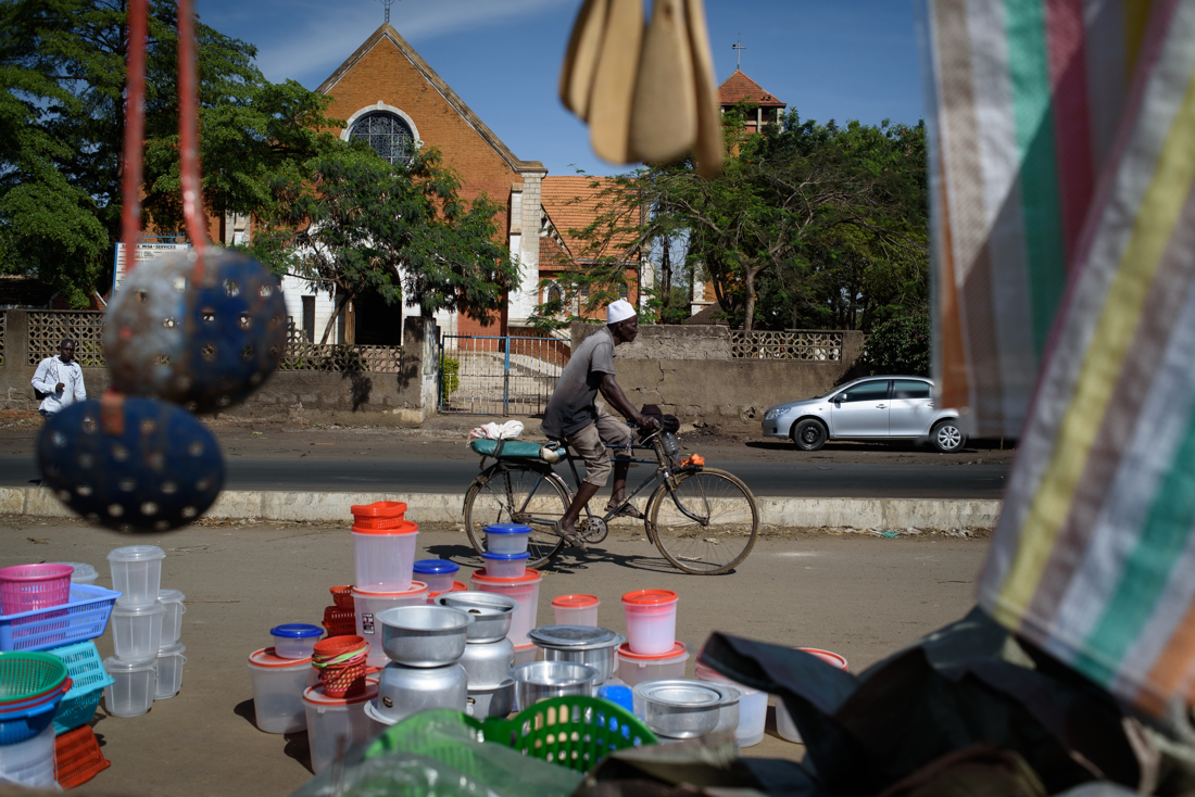  People shop at Kibuye market in central Kisumu, Kenya, on 28 October 2017. 

  