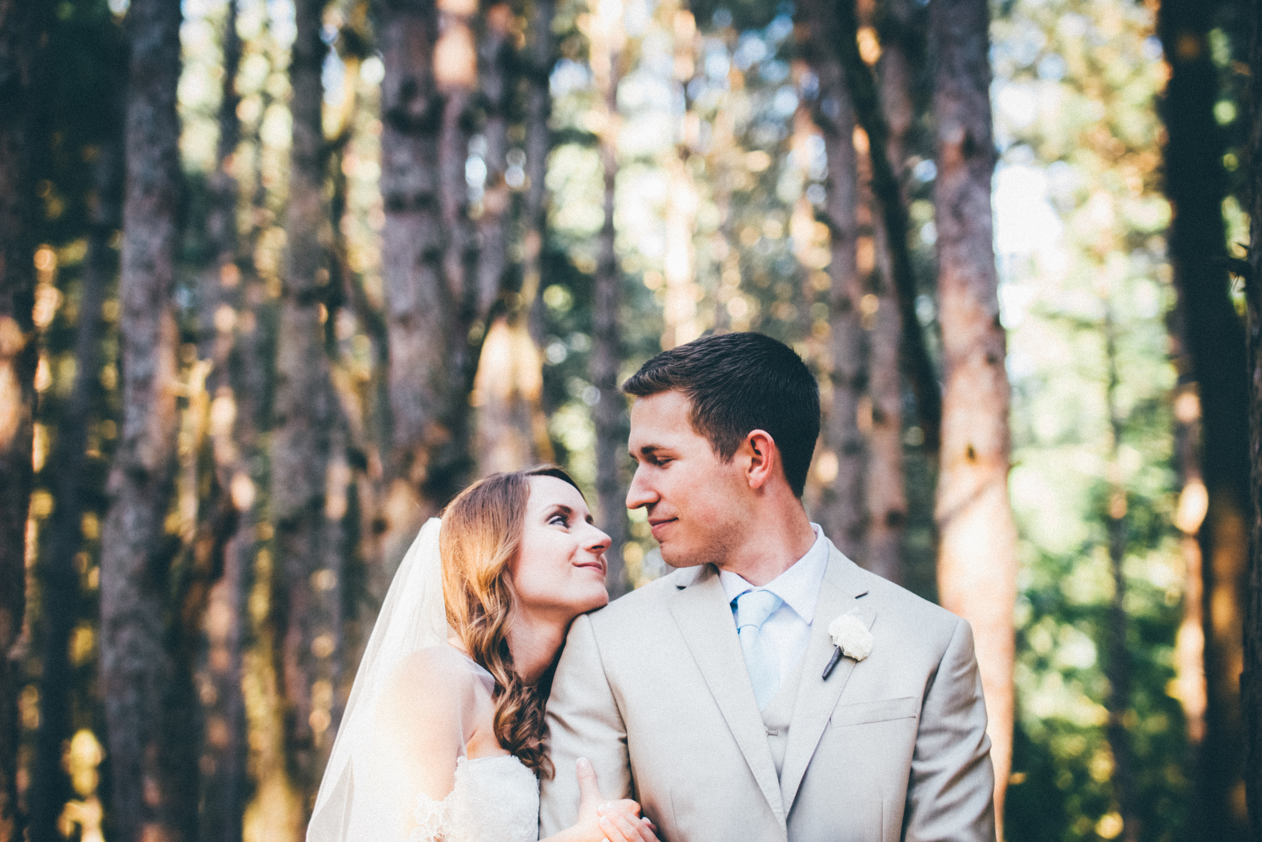 Grand-Rapids-Michigan-Wedding-Photographer-Cinematographer-Shadow-Shine-Pictures-Josh-Cassie-Teigen-Schoonmaker-005