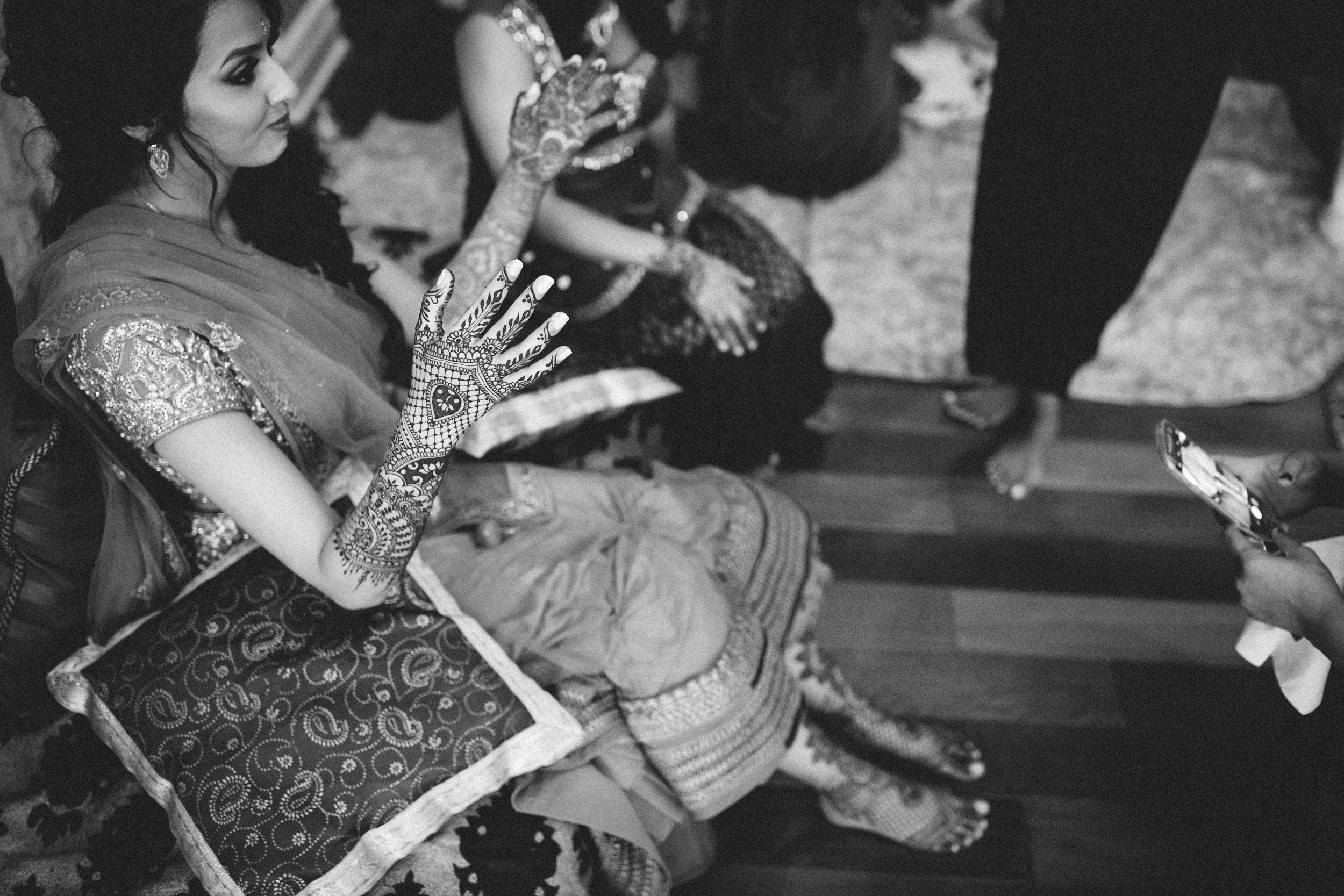 Aparna-Ankit-Patel-Mehndi-Wedding-Photos-0057.jpg