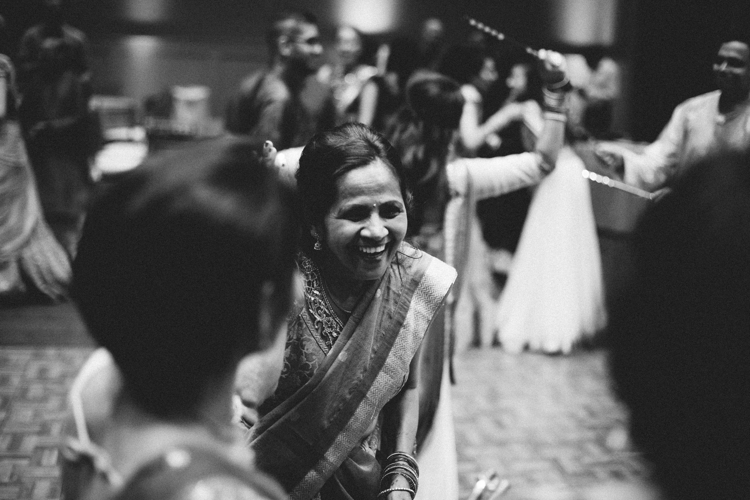 Aparna-Ankit-Patel-Shah-Detroit-Michigan-Shadow-Shine-Pictures-Photography-Indian-Mid-West-Garba-Raas