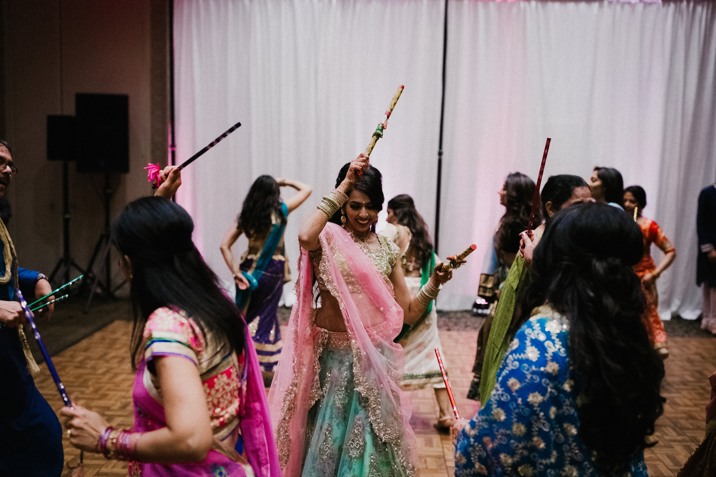 Aparna-Ankit-Patel-Shah-Detroit-Michigan-Shadow-Shine-Pictures-Photography-Indian-Cinematic-Garba-Raas