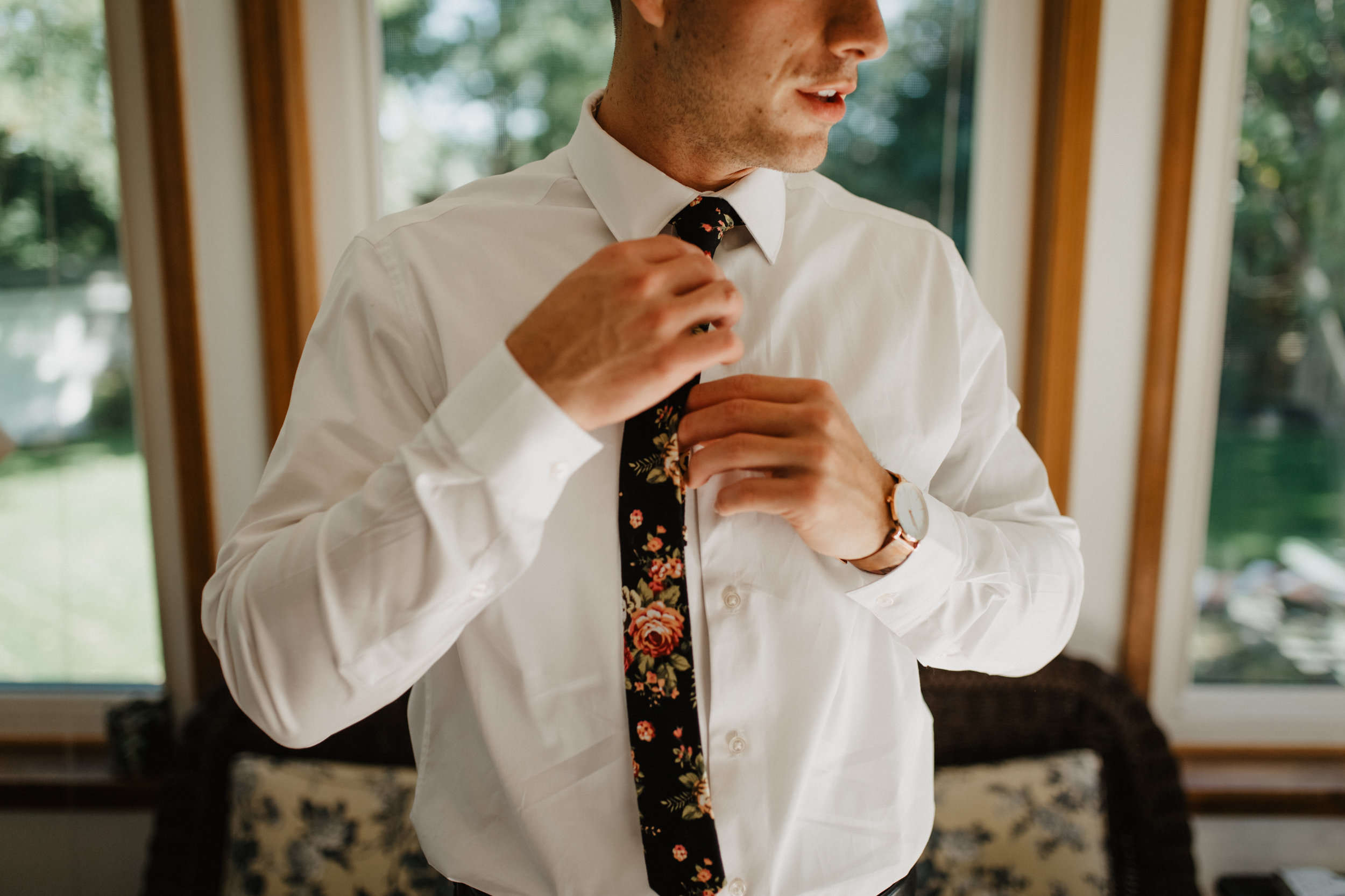 Groom-Wedding-Preparation-03