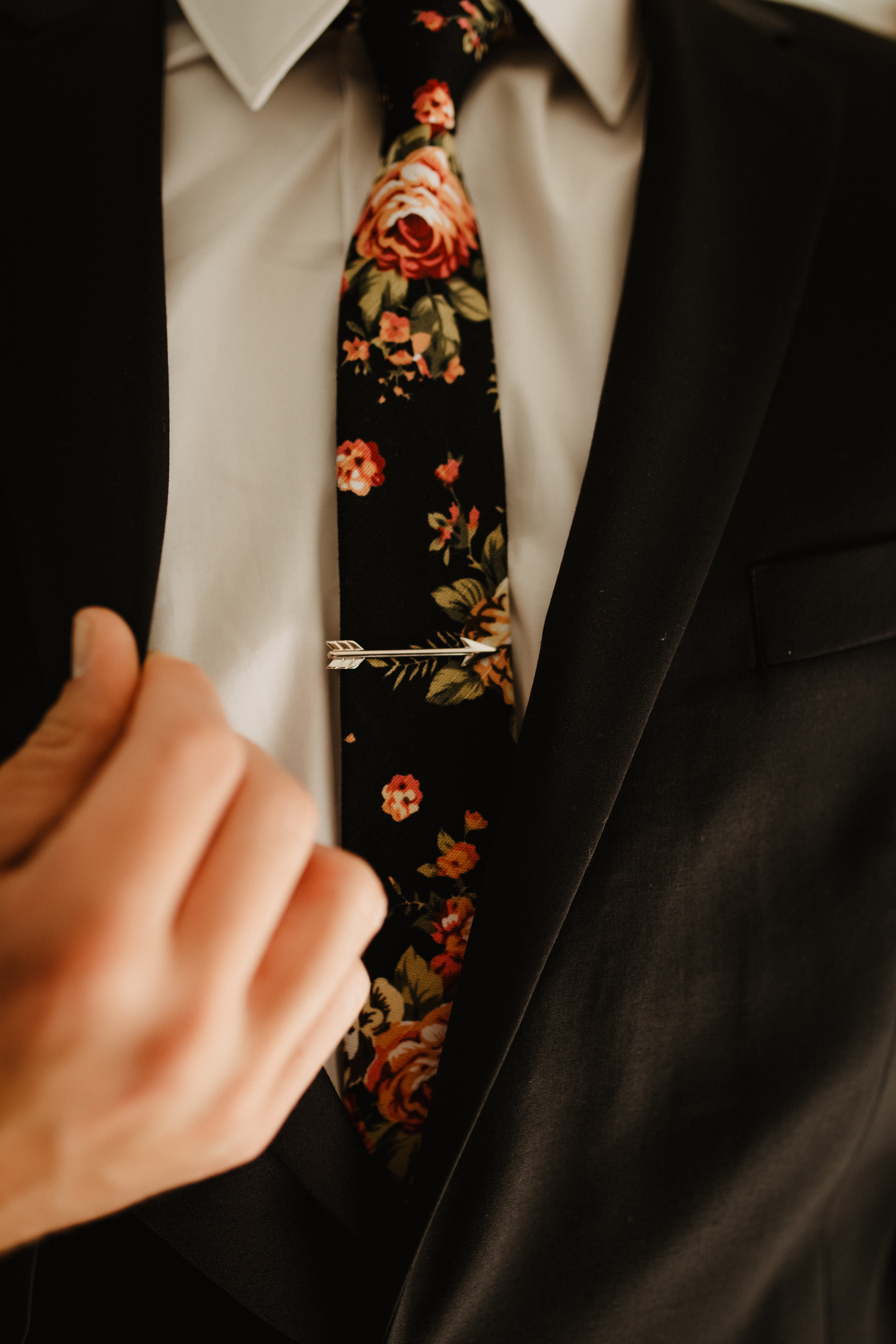 Groom-Wedding-Suit-Tie-01