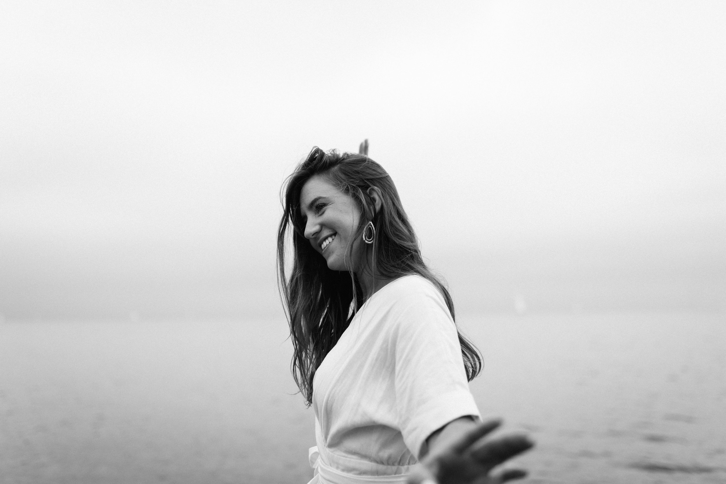 Taryn-Zak-Lake-Michigan-Engagement-18