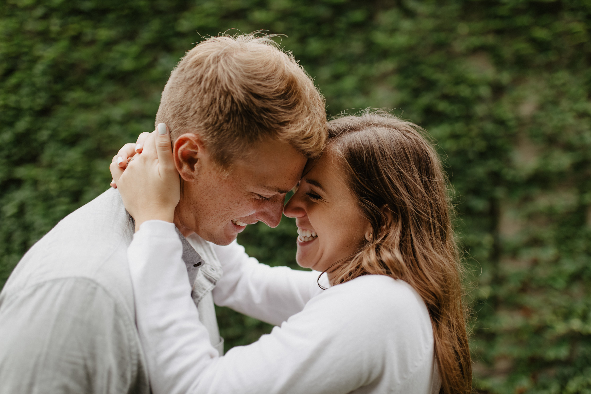 Taryn-Zak-Lincoln-Park-Conservatory-Engagement-2