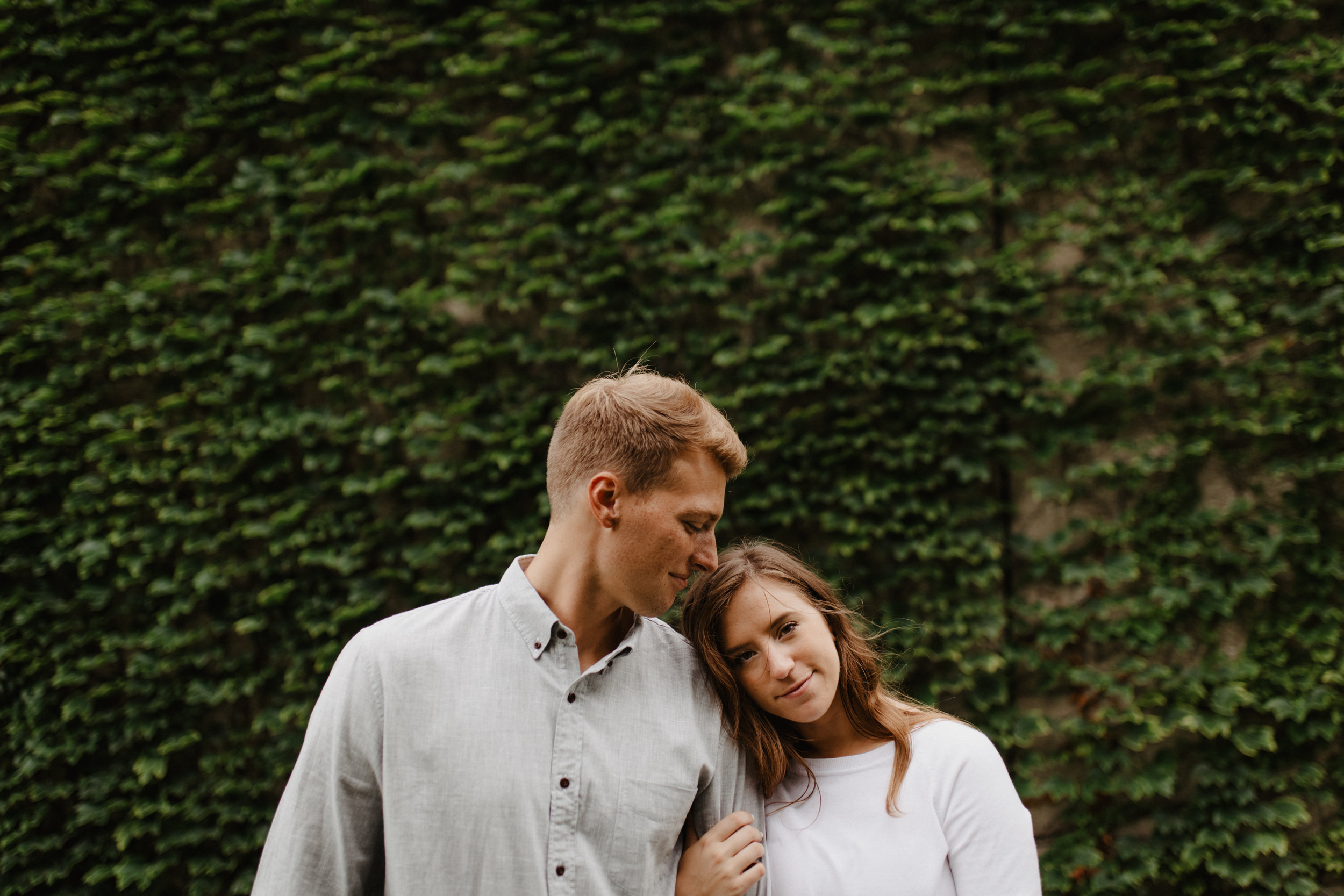 Taryn-Zak-Lincoln-Park-Conservatory-Engagement-3