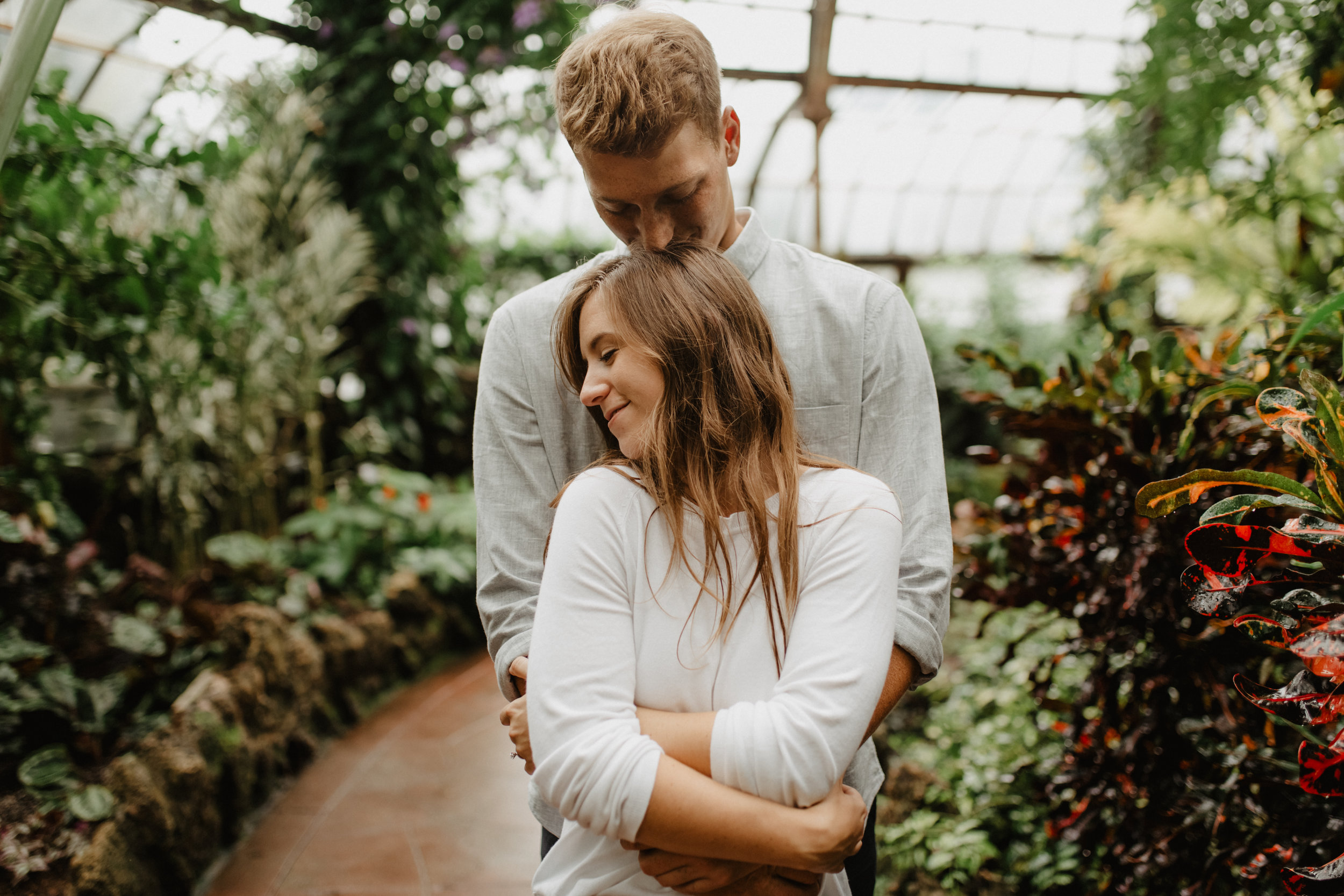Taryn-Zak-Lincoln-Park-Conservatory-Engagement-22