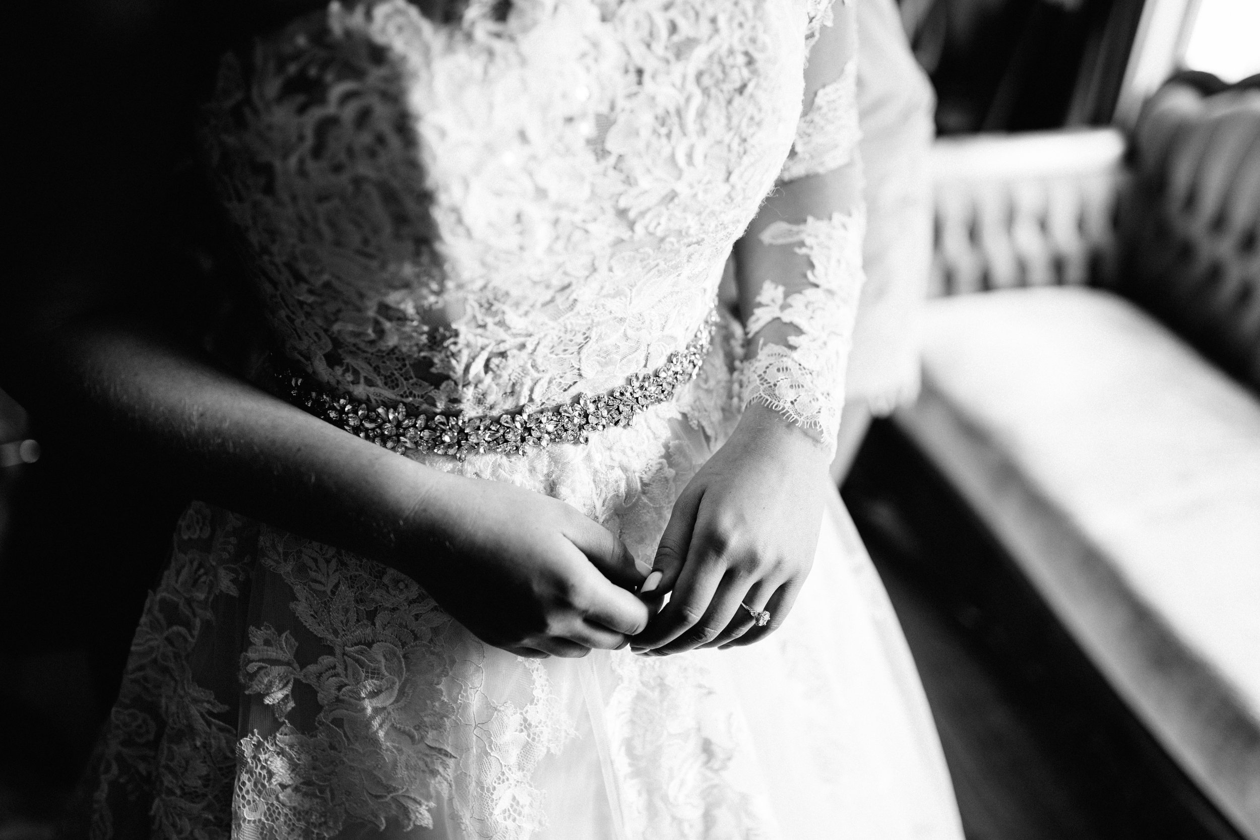 GRAYCENTOMHAMILTON-GRAND-RAPIDS-WEDDING-PHOTOGRAPHY-09.jpg