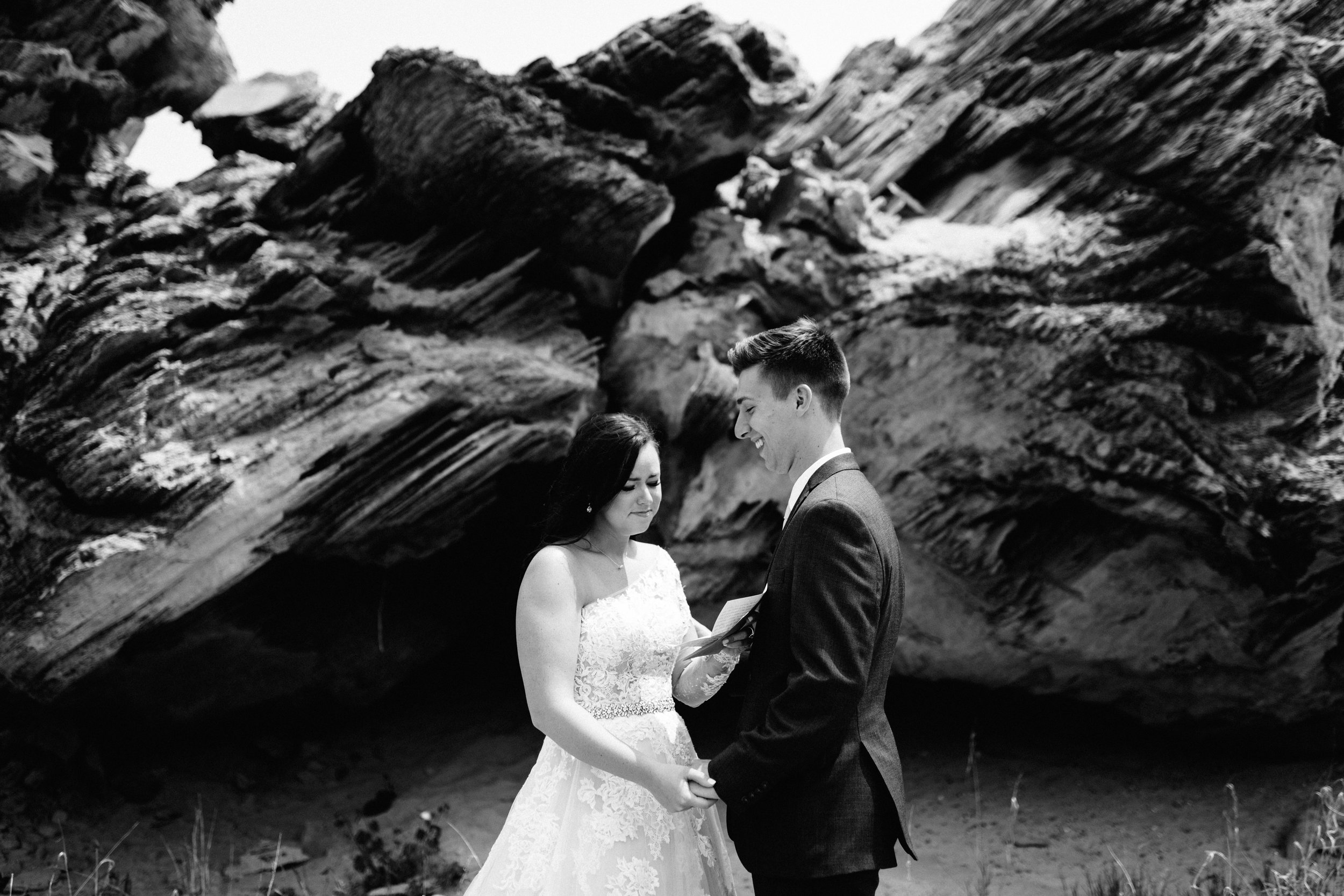 GRAYCENTOMHAMILTON-GRAND-RAPIDS-WEDDING-PHOTOGRAPHY-19.jpg