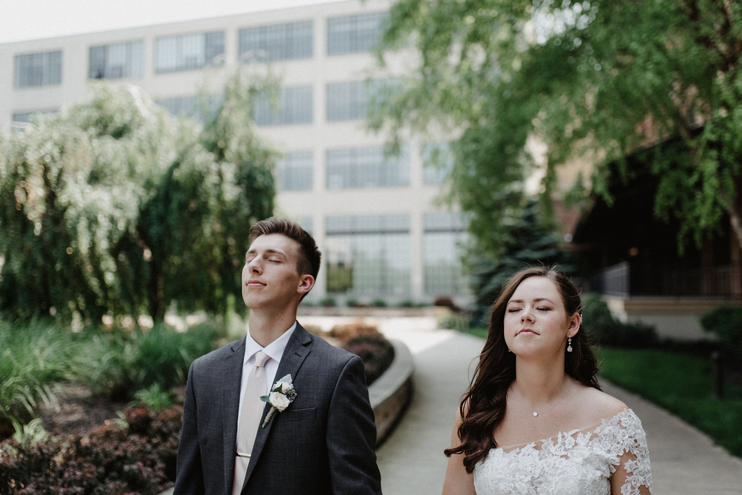 GRAYCENTOMHAMILTON-GRAND-RAPIDS-WEDDING-PHOTOGRAPHY-36.jpg