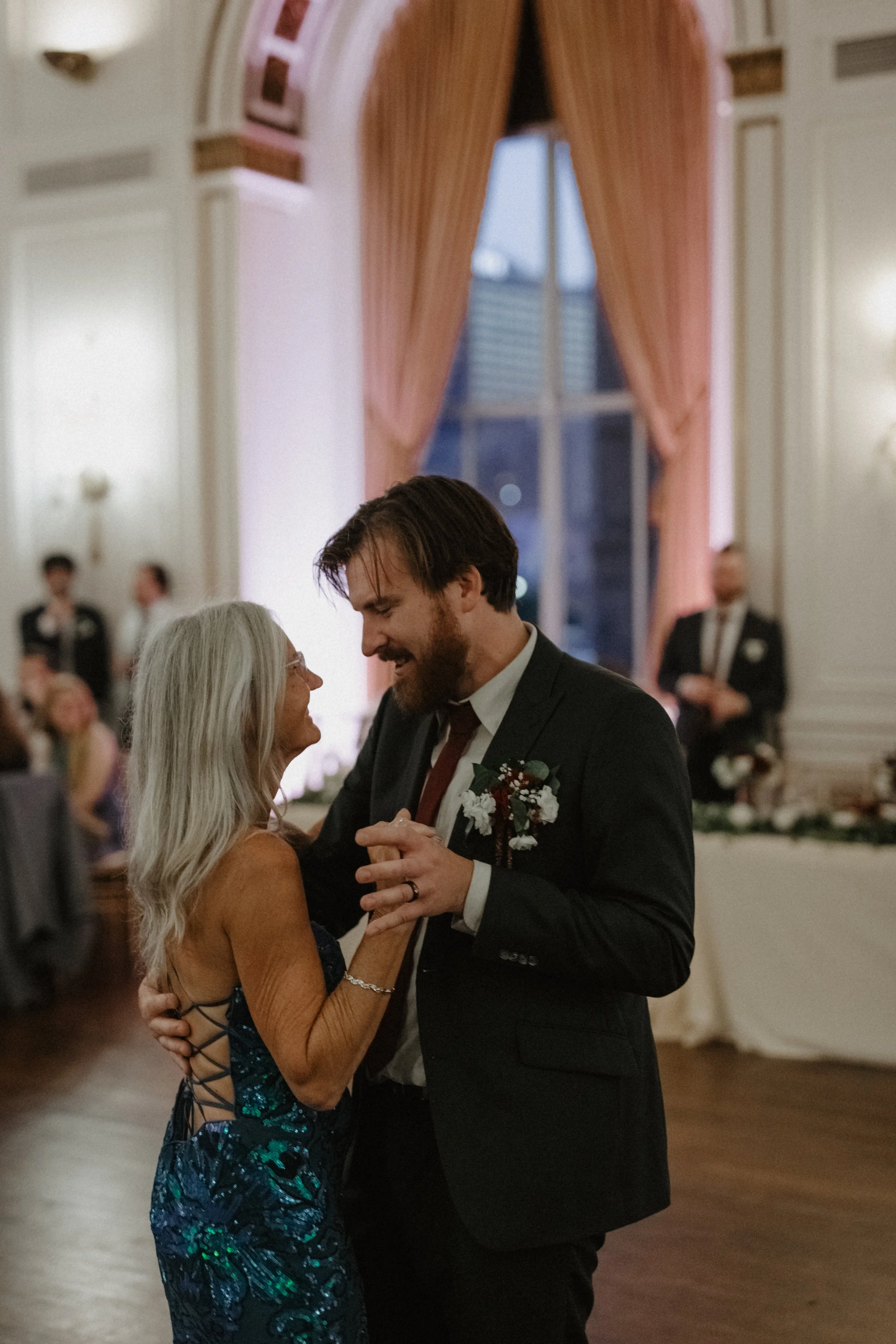 ShadowShinePictures-JeanaKyleBindas-Detroit-Wedding-Photography-587.jpg