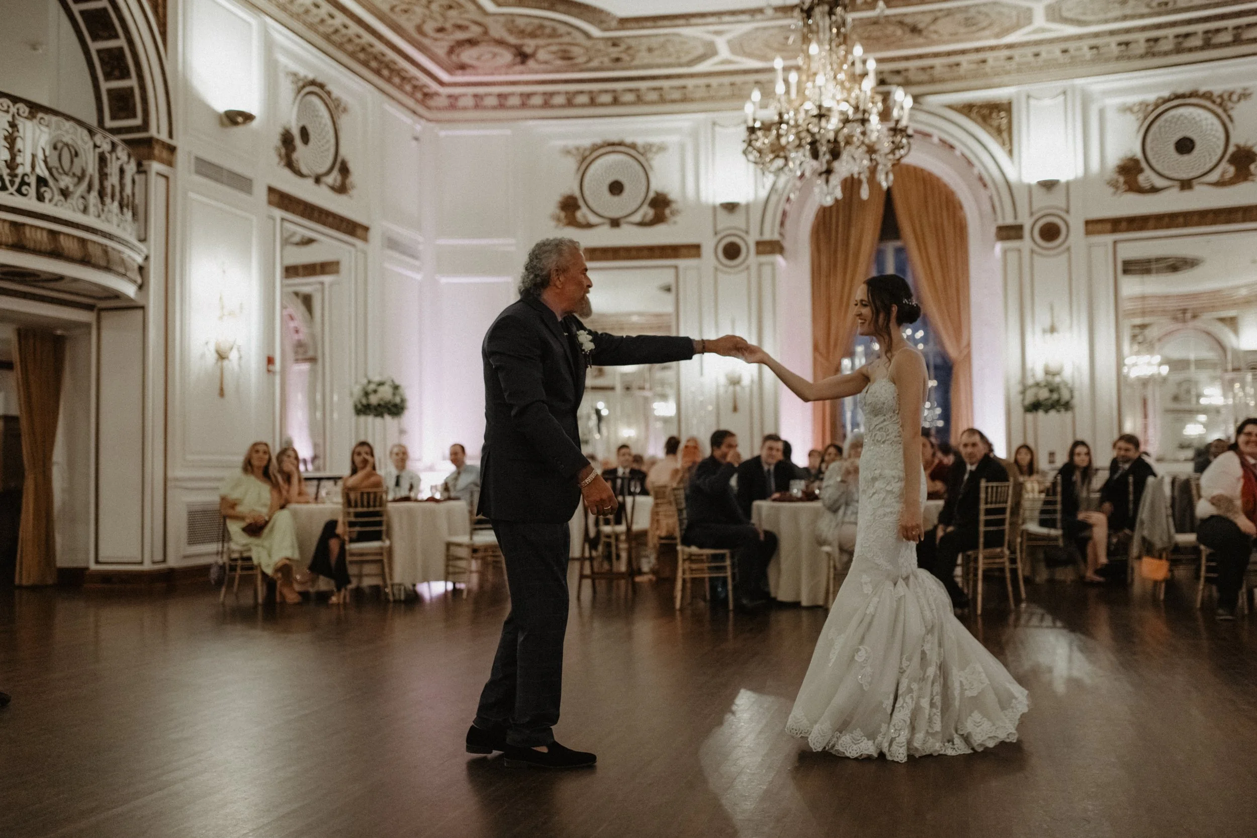 ShadowShinePictures-JeanaKyleBindas-Detroit-Wedding-Photography-580.jpg