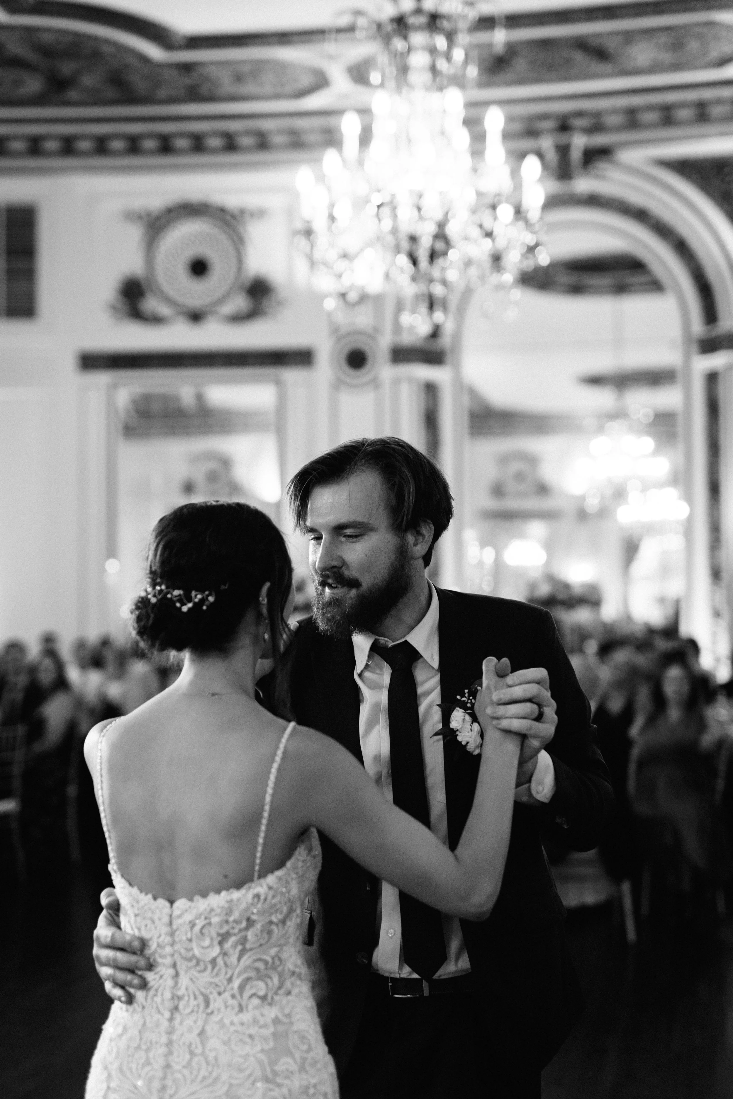 ShadowShinePictures-JeanaKyleBindas-Detroit-Wedding-Photography-485.jpg