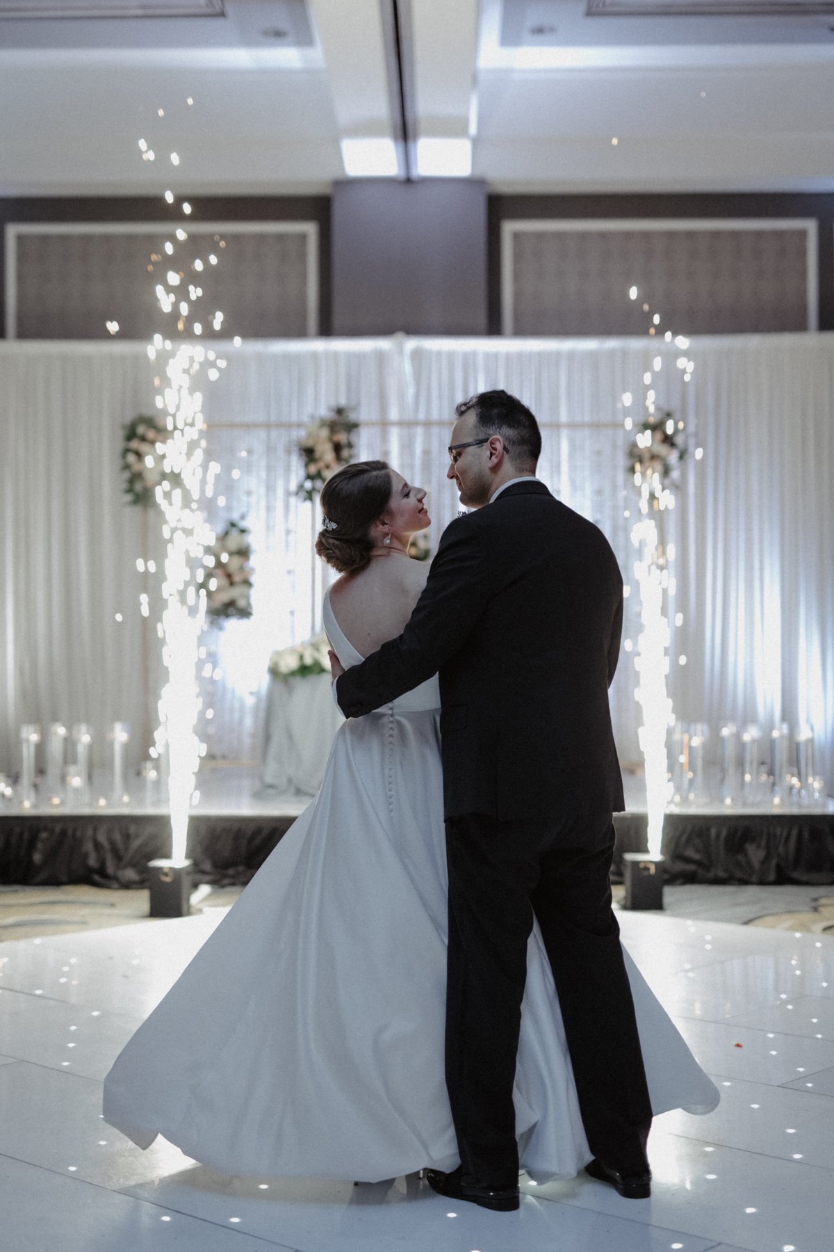 ShadowShinePictures-HollyAaras-Dearborn-Wedding-Photography-160.jpg