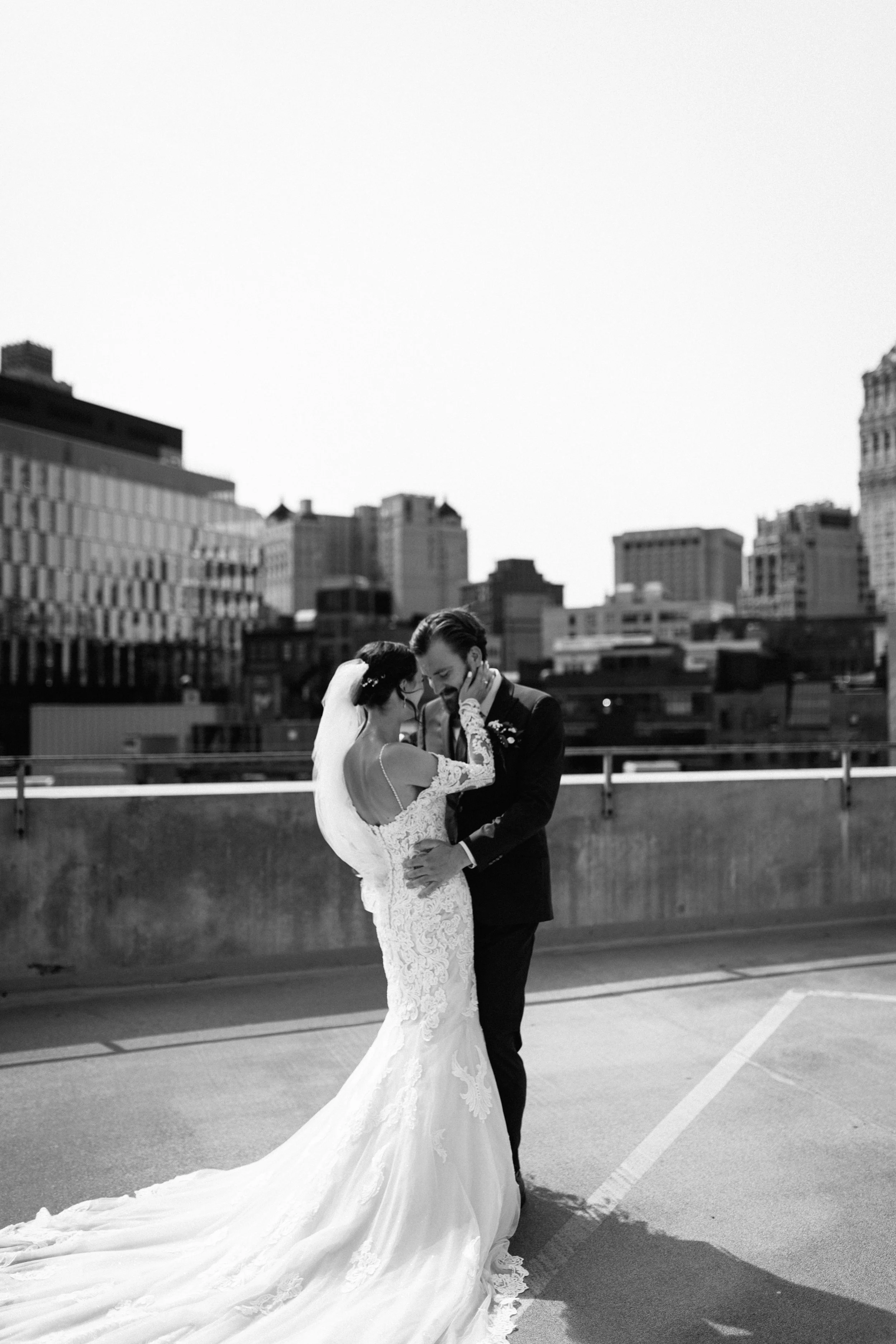 ShadowShinePictures-JeanaKyleBindas-Detroit-Wedding-Photography-123.jpg