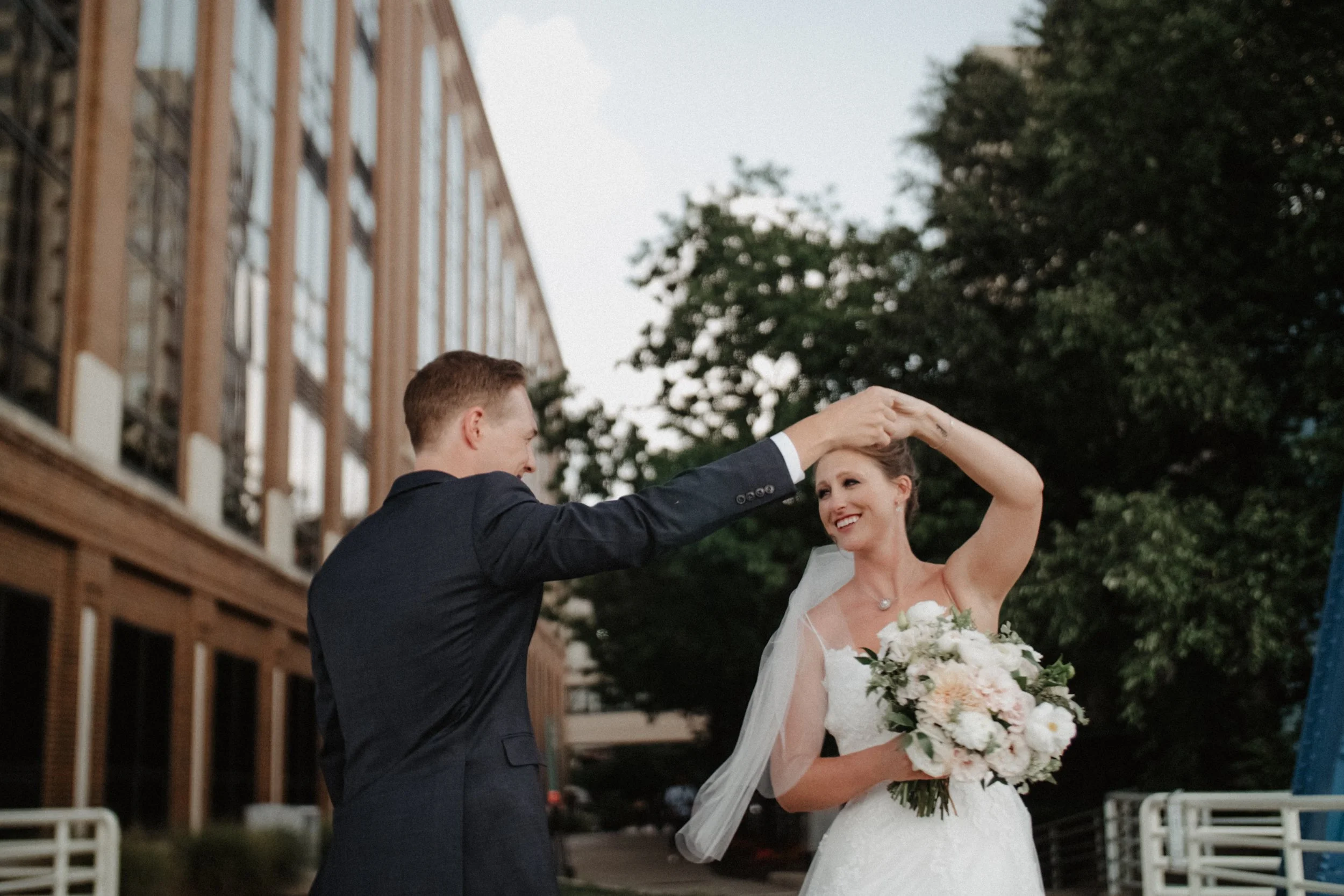 Merisa-Ryan-Heeke-Shadow-Shine-Pictures-Grand-Rapids-Wedding-Photography-24.jpg