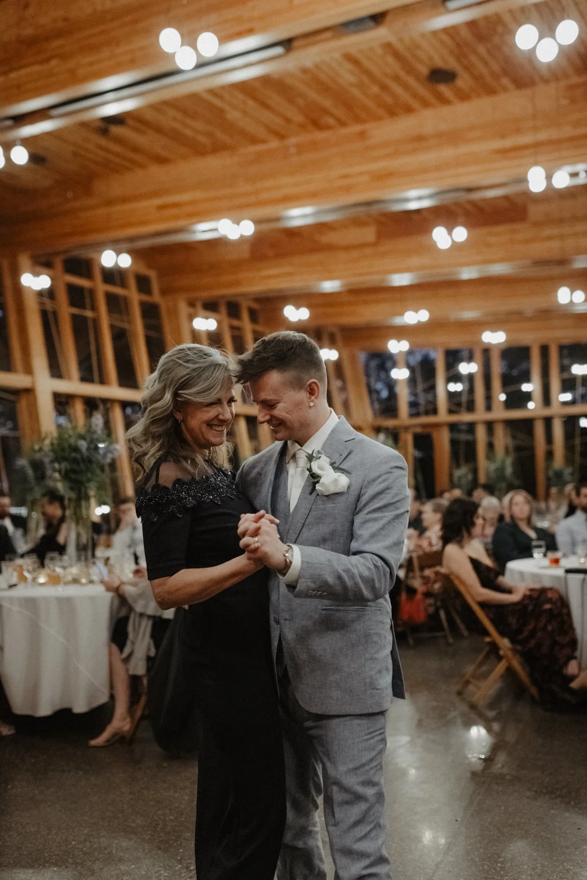 ShadowShinePictures-MirandaMichael-Grand-Rapids-Wedding-Photography-100.jpg
