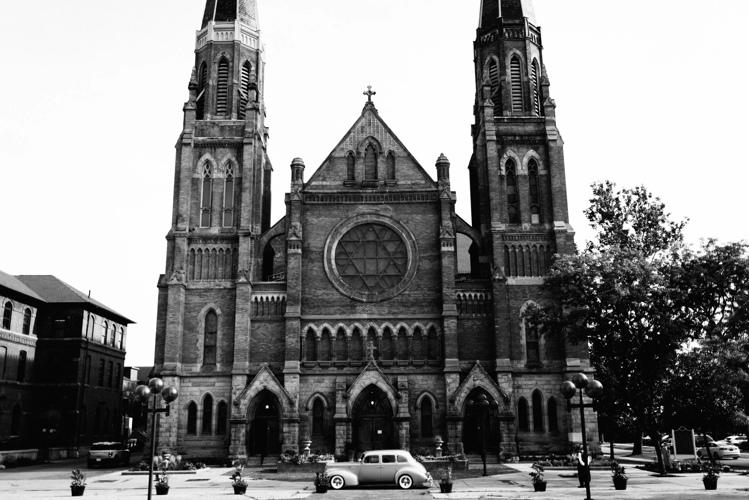 ShadowShinePictures-TaylorKirkTrentham-Detroit-Wedding-Photography-9.jpg