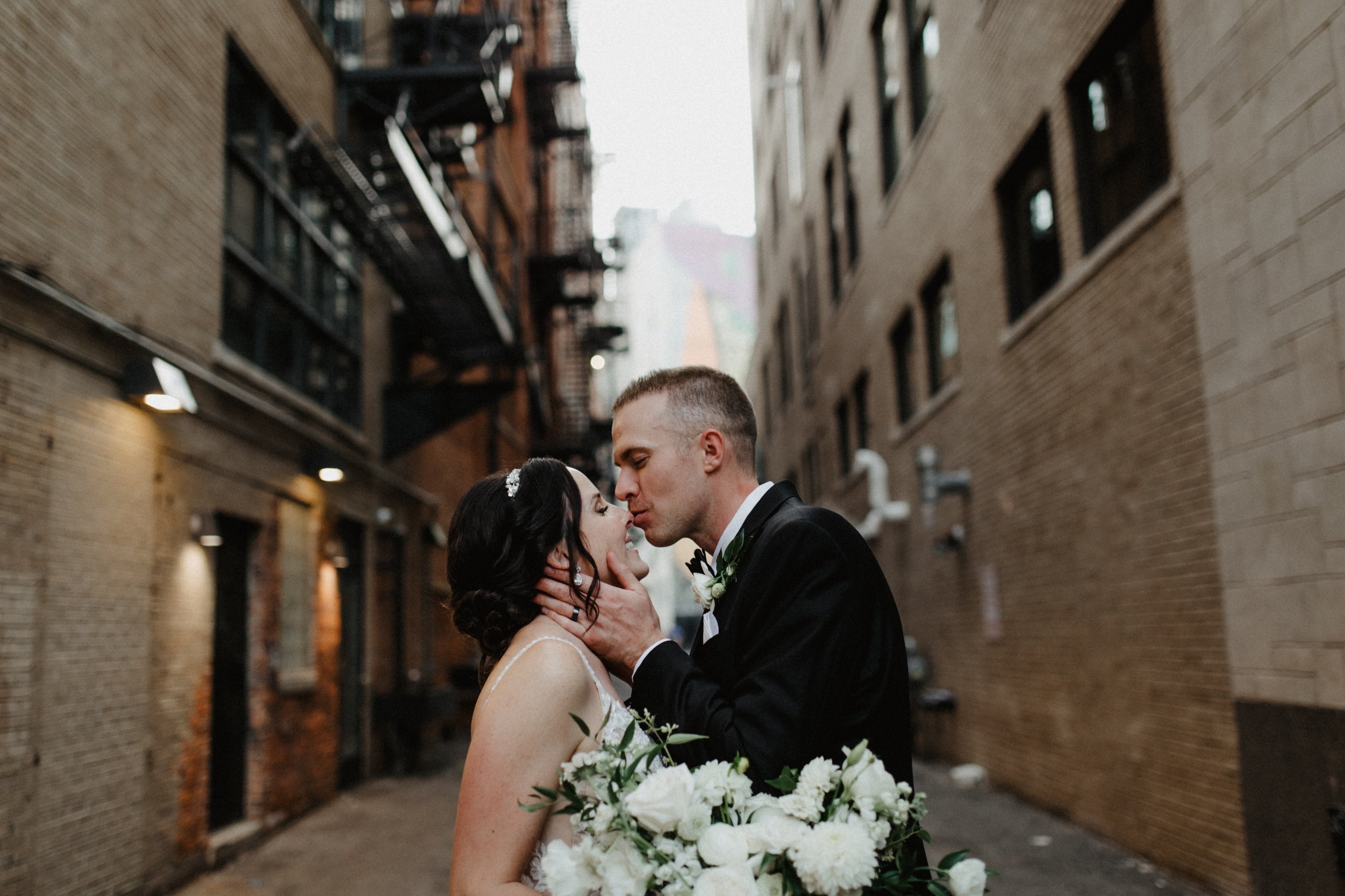 ShadowShinePictures-TaylorKirkTrentham-Detroit-Wedding-Photography-18.jpg