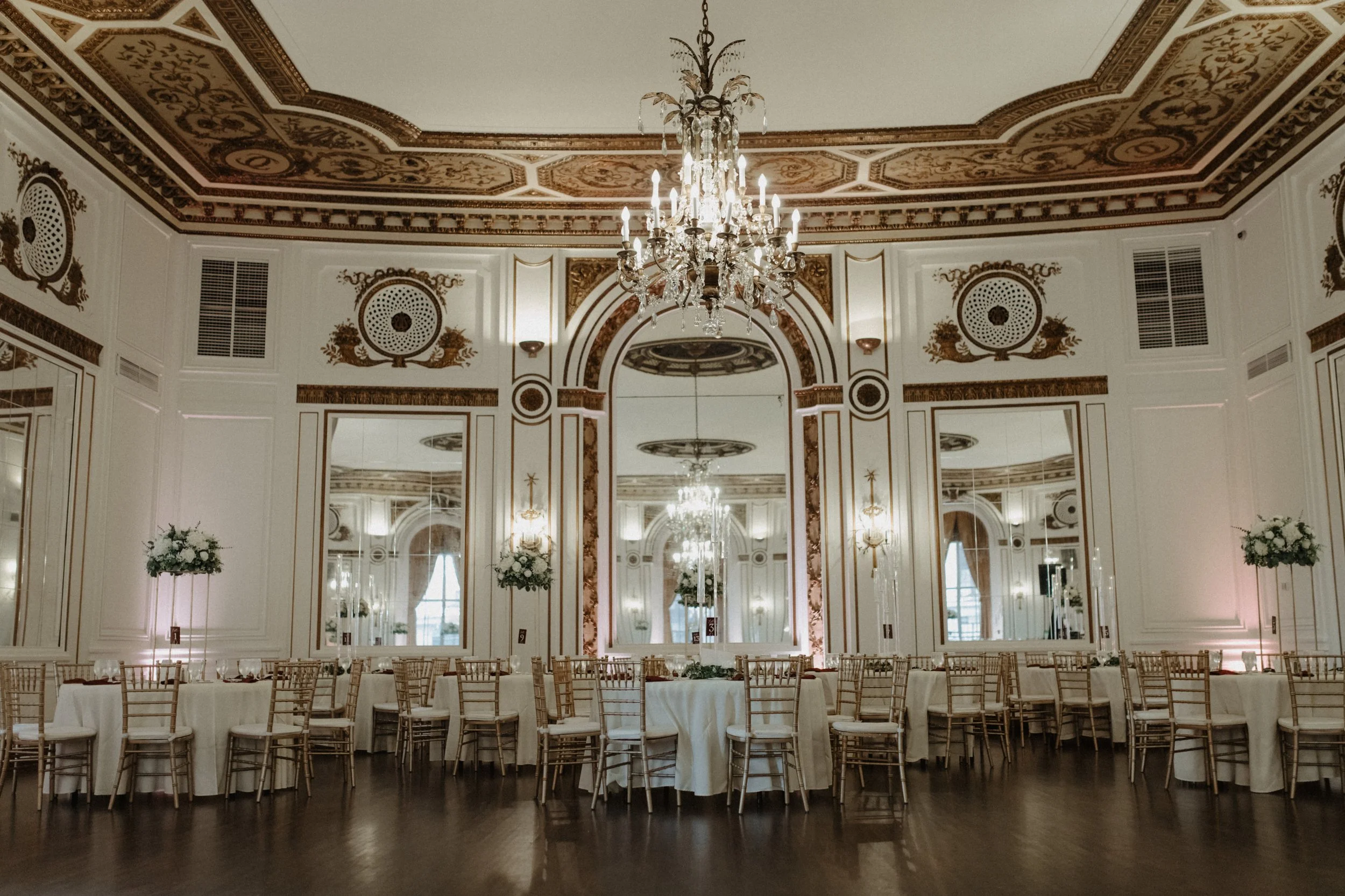 ShadowShinePictures-JeanaKyleBindas-Detroit-Wedding-Photography-433.jpg