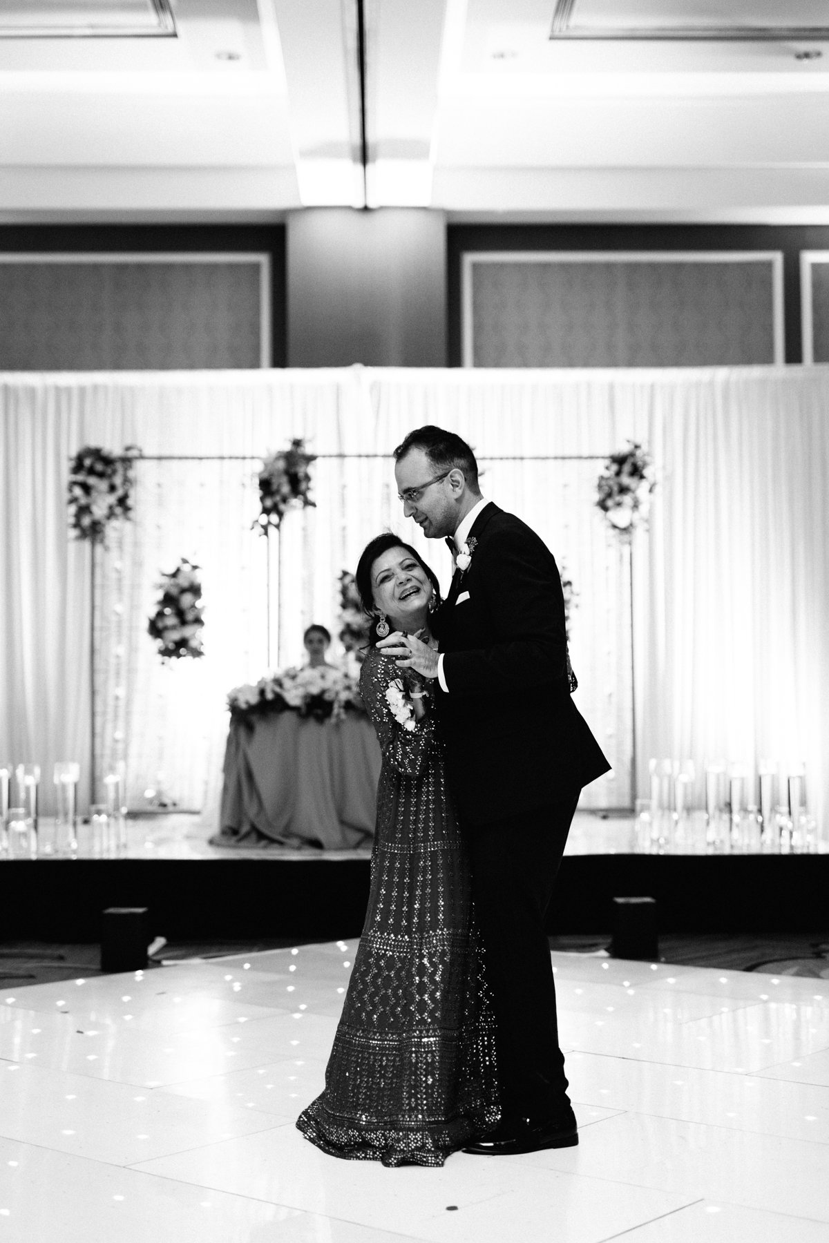 ShadowShinePictures-HollyAaras-Dearborn-Wedding-Photography-155.jpg