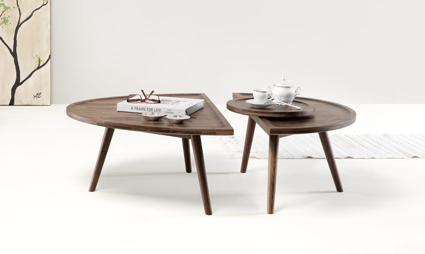 Colombo_table_walnut_01.jpg