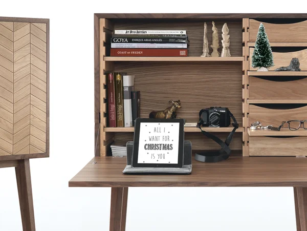 Christmas is now less than five weeks away and everyone is busy preparing for the season's festivities, family celebrations and the search for the ideal Xmas gifts! So we are delighted to announe WEWOOD has chosen some of our best selling products and in the next few weeks we'll offer unique opportunities to have your favorite WEWOOD piece in time for Christmas. So if you're looking for a Christmas gift for your loved ones or just for yourself, MISTER really is an unique present! Order now and get 15% off.