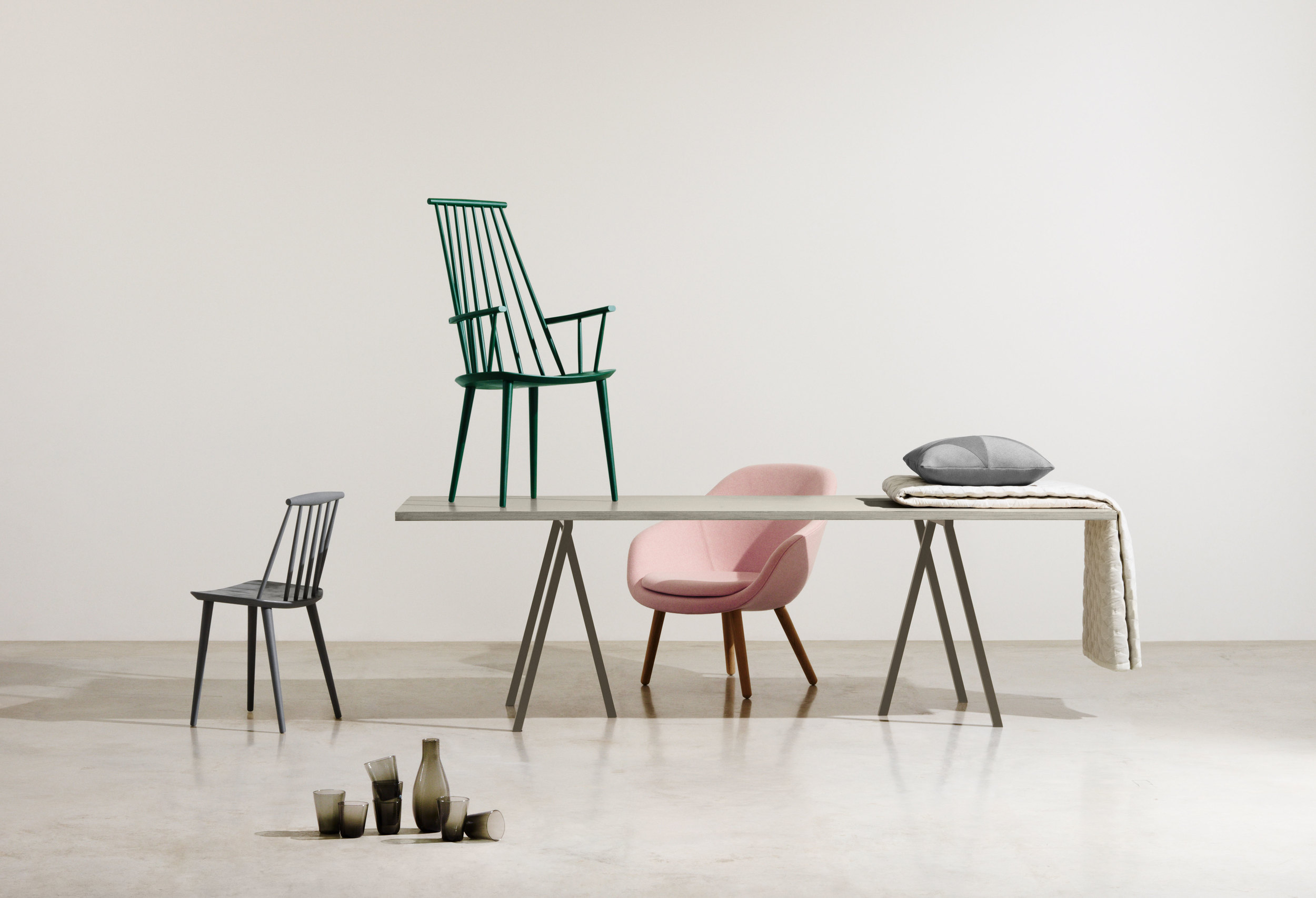 Loop Stand table design by Leif Jørgensen for HAY