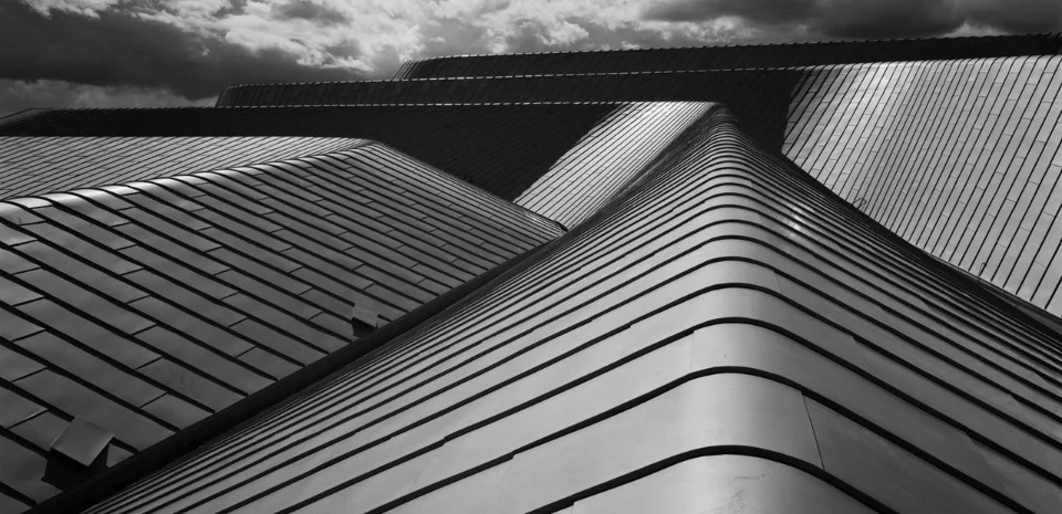 Architecture photographer Hélène Binet has spent 25 years traveling around the world to capture architectural masterpieces. Her camera has recorded the works of such internationally know architects as John Hejduk, Ludwig Leo, Le Cobusier, Peter Zumthor and Zaha Hadid.