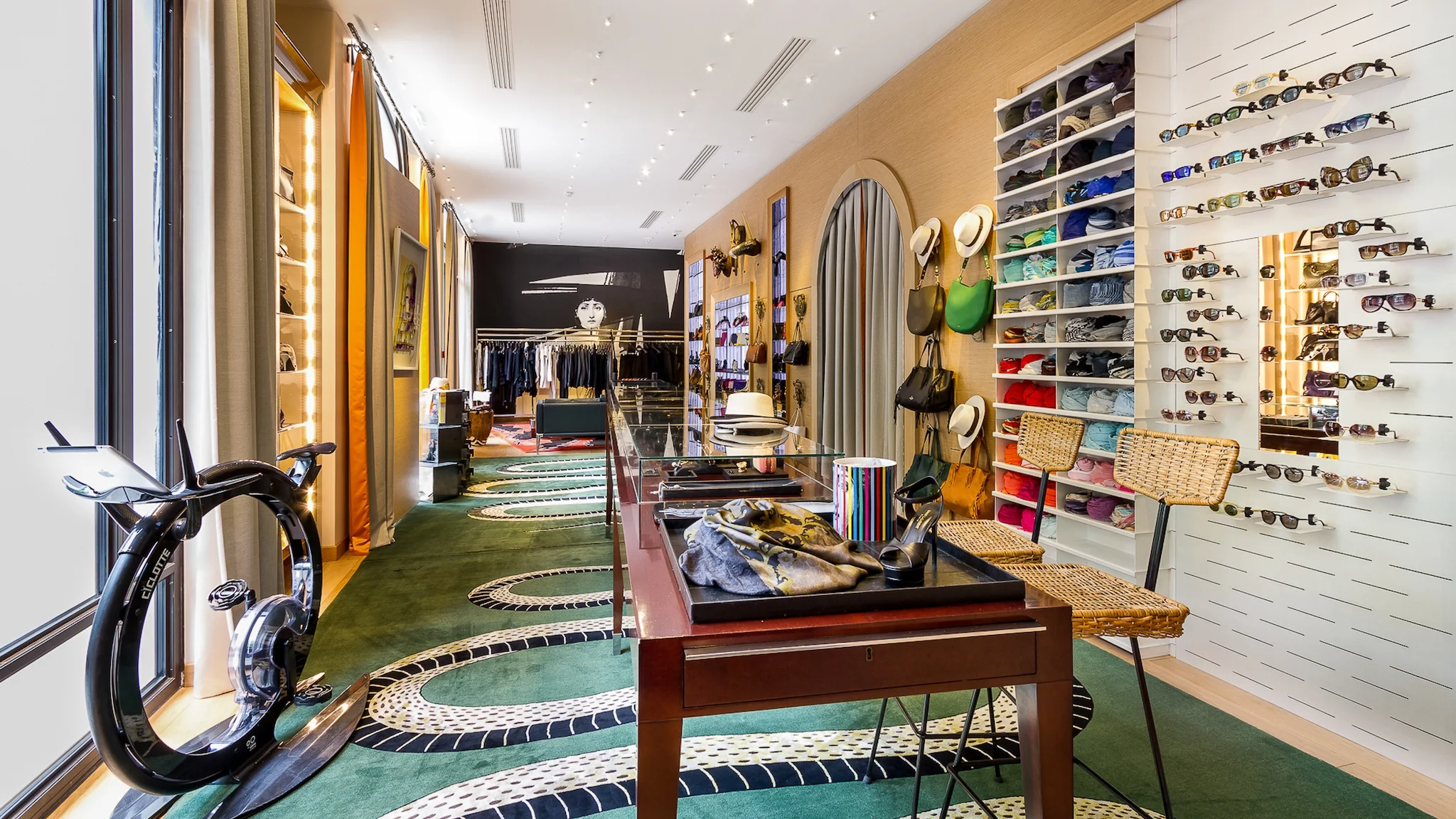 Since 1980, LECLAIREUR has been bringing the avant garde to a broader audience, integrating design with fashion and art throughout its spaces. Offering this mix in equally modern, highly curated and inventive environments over the decades has strengthened LECLAIREUR's links with designers and craftspeople.