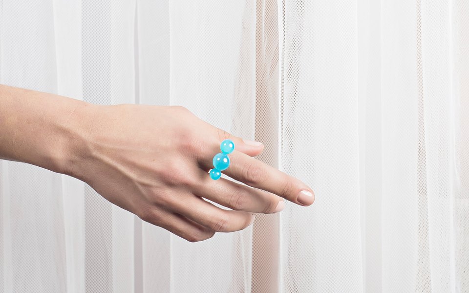 The expression of the dream and desire, it is a sharing calmness states and independence affirmation, it is seduction and surprise. The contemporary aesthetics sprung from a classical base is what shapes Mimata jewellery .