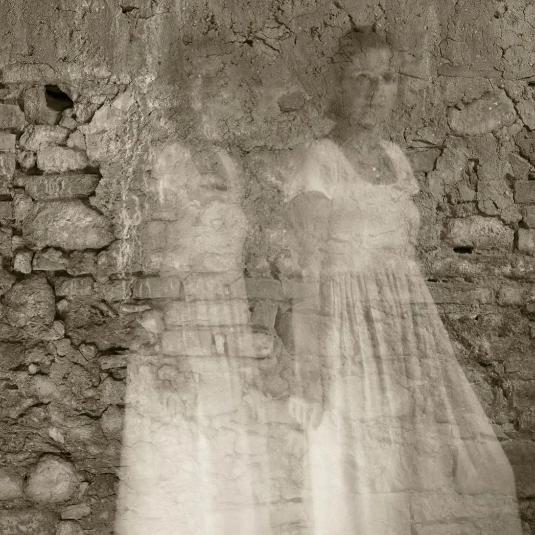 Shape shifting 

#selfportrait #bnw #saltaylorkydd #lyricalphotograph #fineartphotography