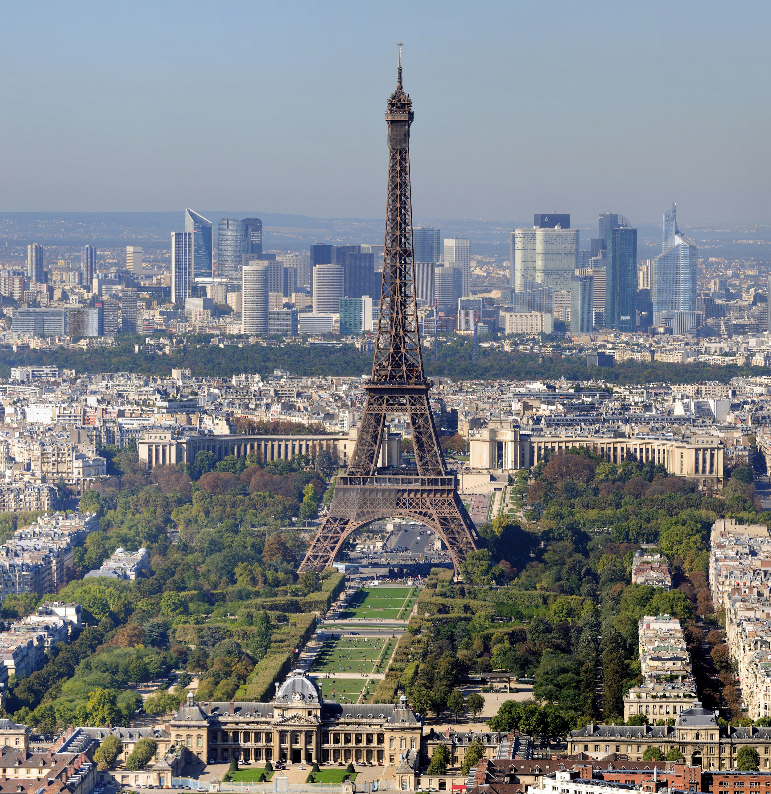 Paris_-_Eiffelturm_und_Marsfeld2.jpg