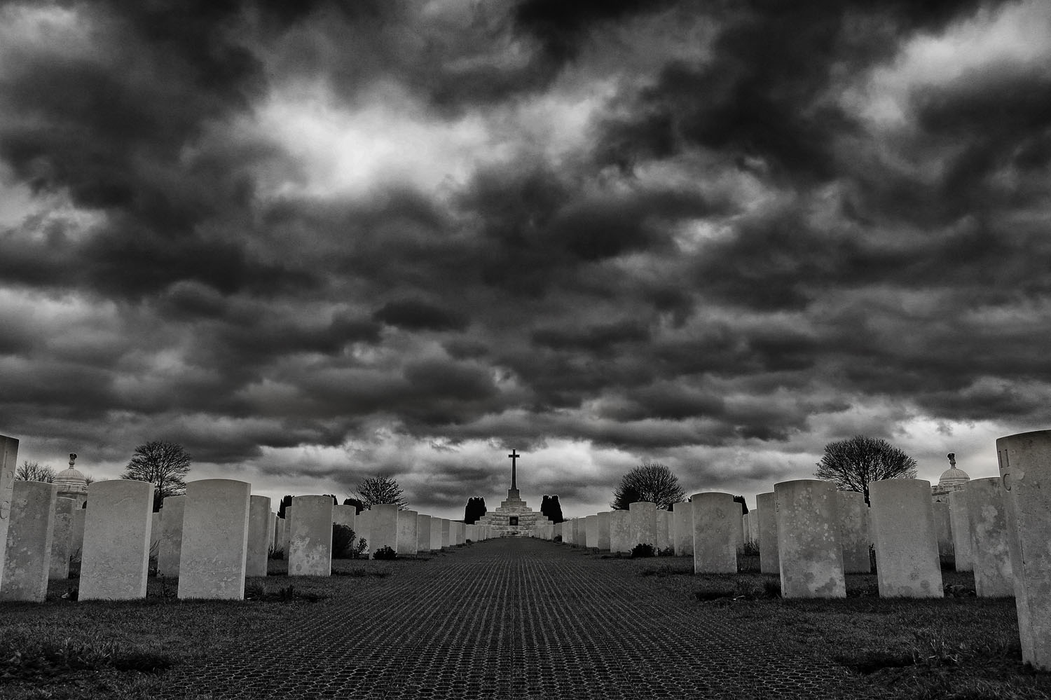 ypres tyne cot_low key i think for top then high structure bottom.jpg