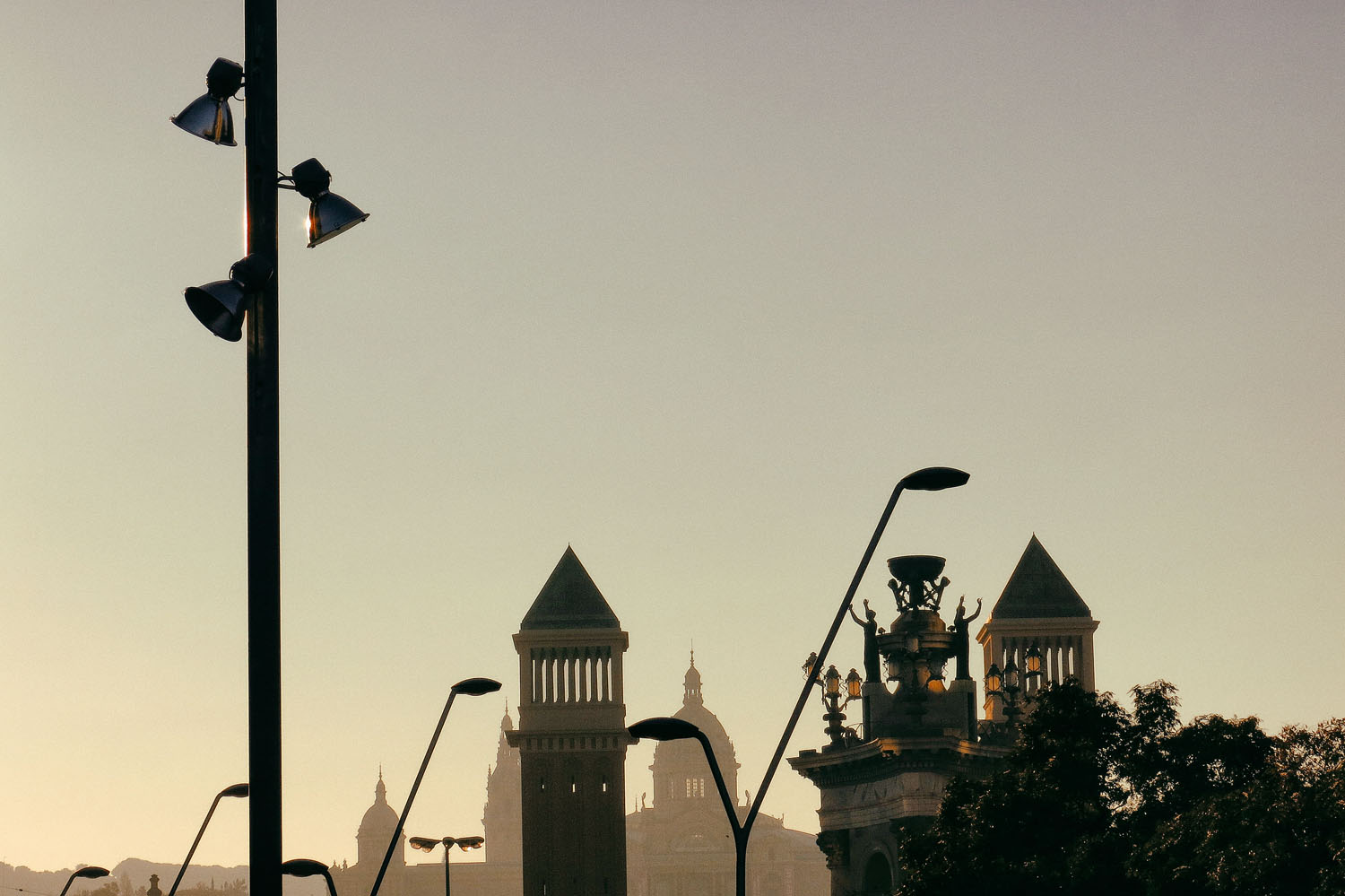 20150108_Spain_1652_Barcelona_ Montjuic_skyline.jpg