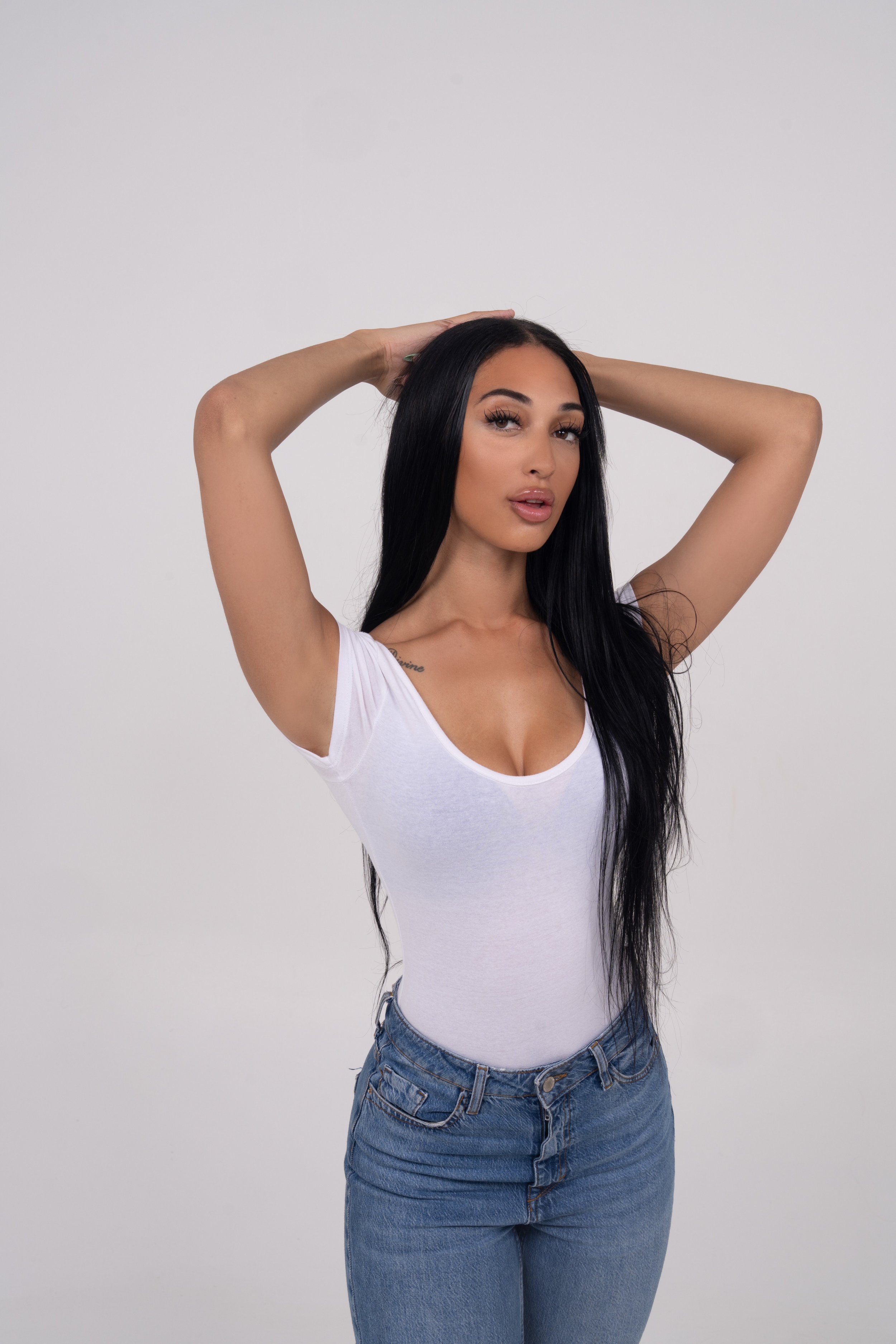 Facetune_10-04-2025-21-22-59.jpeg
