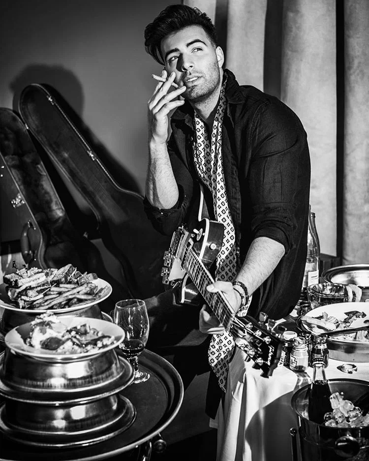 Jencarlos Canela
Miami 2016 
Thank you @gibsonguitar #Miami
@gibsonguitarusa  #omarcruzphoto #50masbellos #roomservice