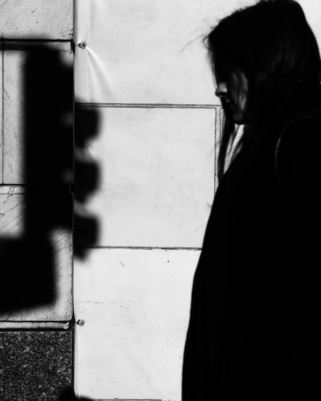 Stranger at the corner of 60th st. and 5th Ave.
#omarcruzphoto #nyc #streetphotography #leica #leicamonochrome 
NYC 2016