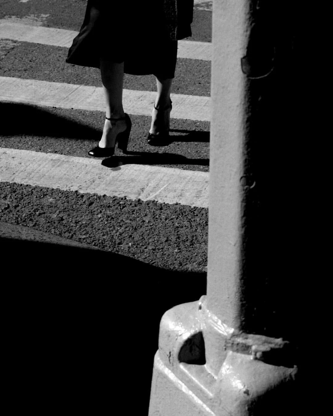 #stranger #omarcruzphoto #legs #leica #leicamonochrome 
NYC 2016