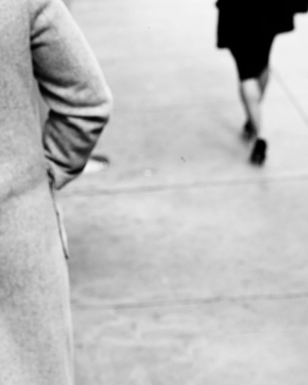 Early AM on 57th St&hellip; #strangers in #nyc 
#omarcruzphoto #personalwork #onthestreet #leica #leicamonochrome