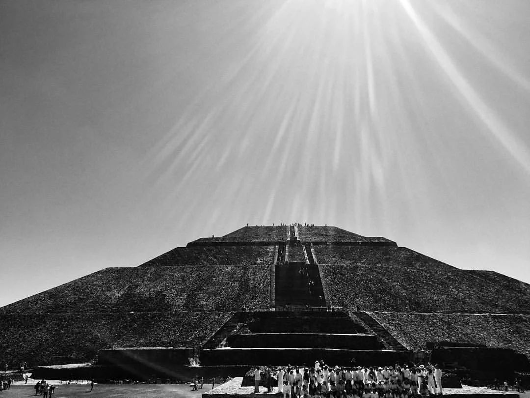 Today in Mexico City working on personal work
Pirámide Del Sol
2016